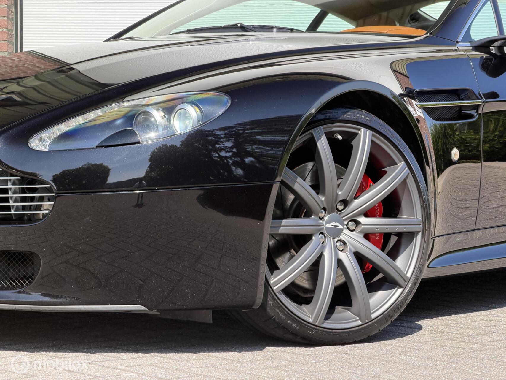 Foto van Aston Martin V8 Vantage