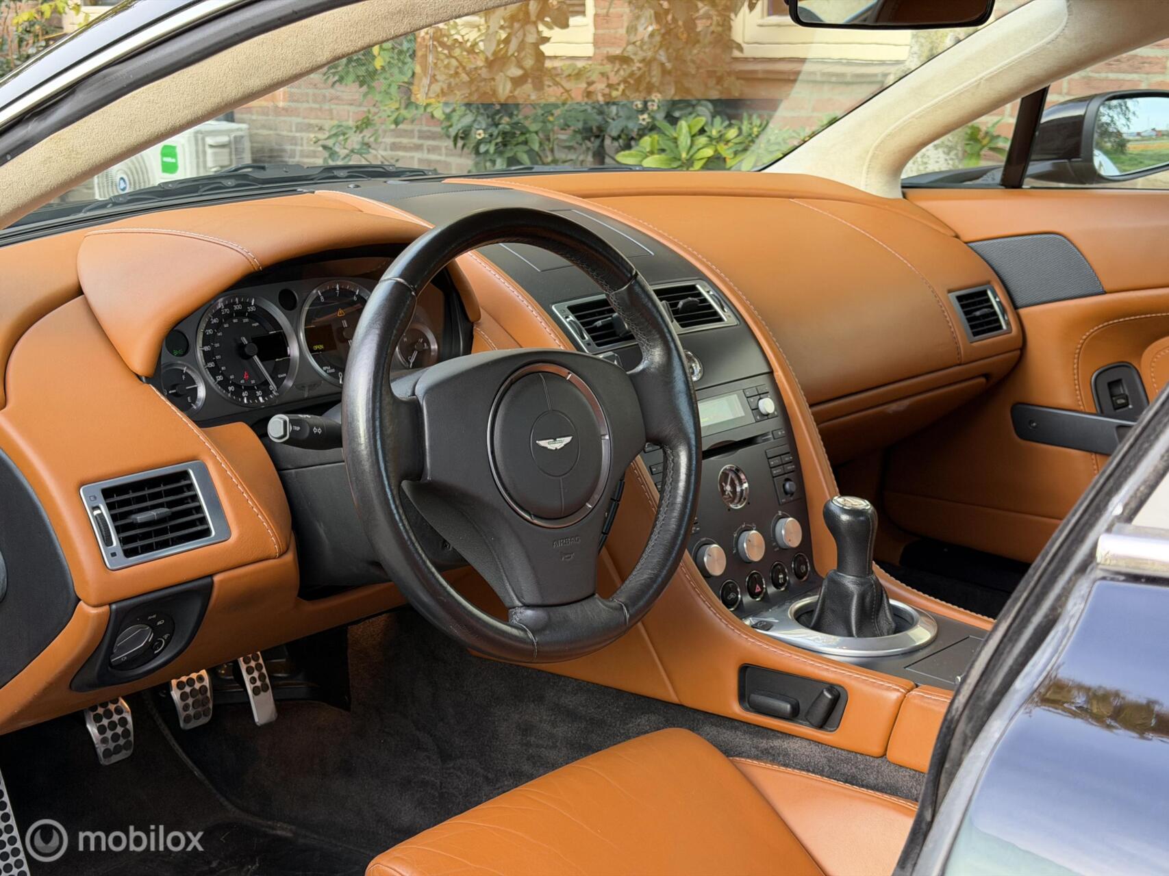 Foto van Aston Martin V8 Vantage