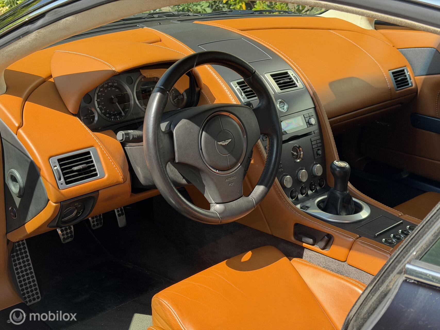 Foto van Aston Martin V8 Vantage