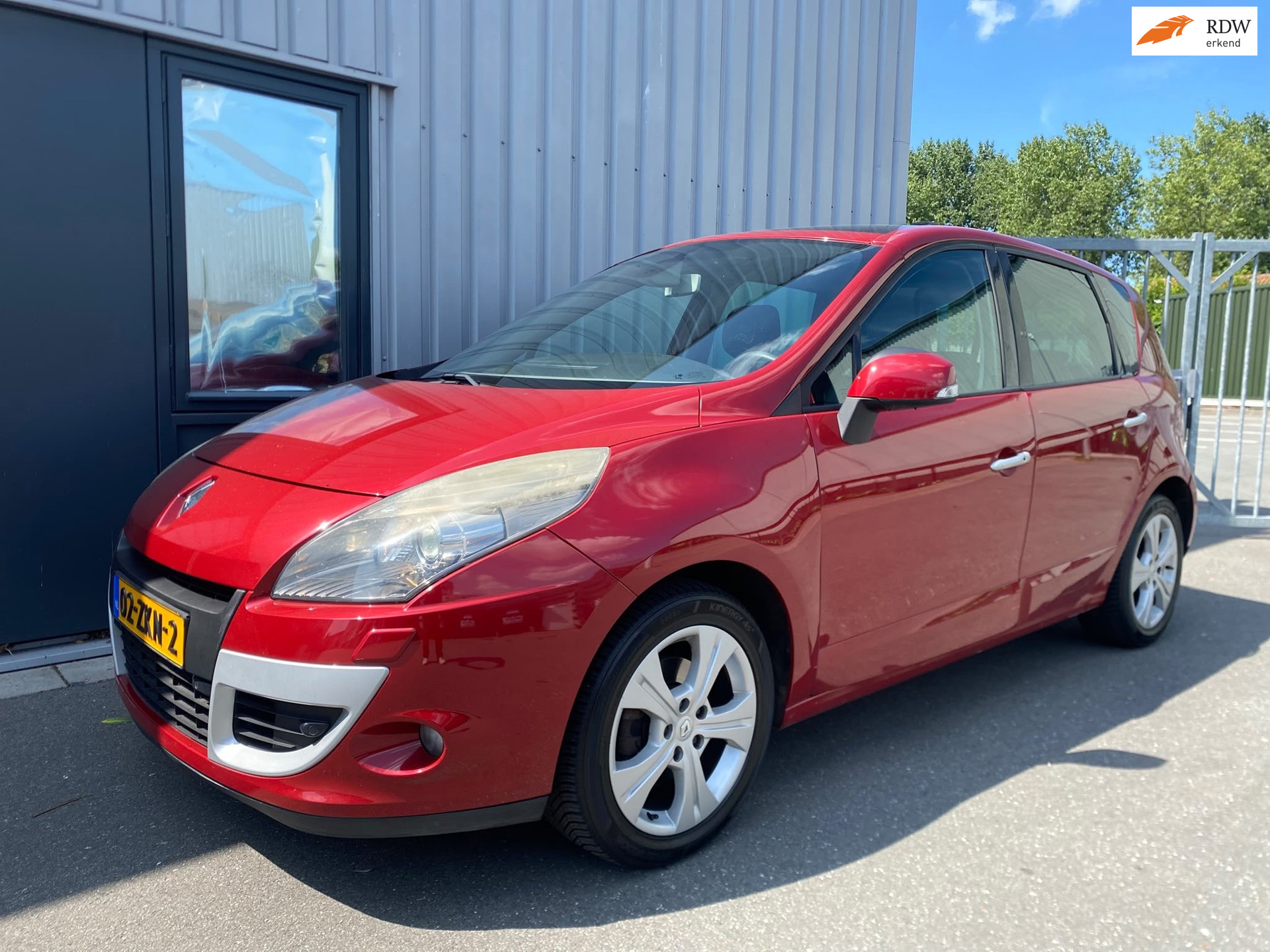 Renault Megane Scenic 2.0 Bose Automaat Pano Navi Airco 2011 - voorkant