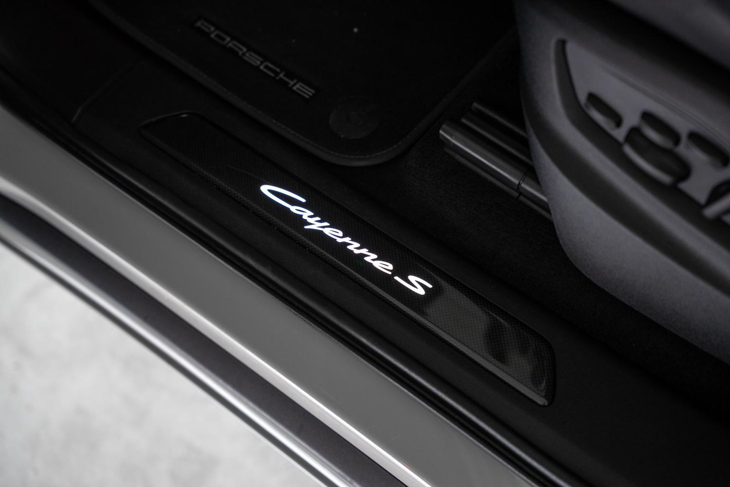 Foto van Porsche Cayenne S E-hybrid