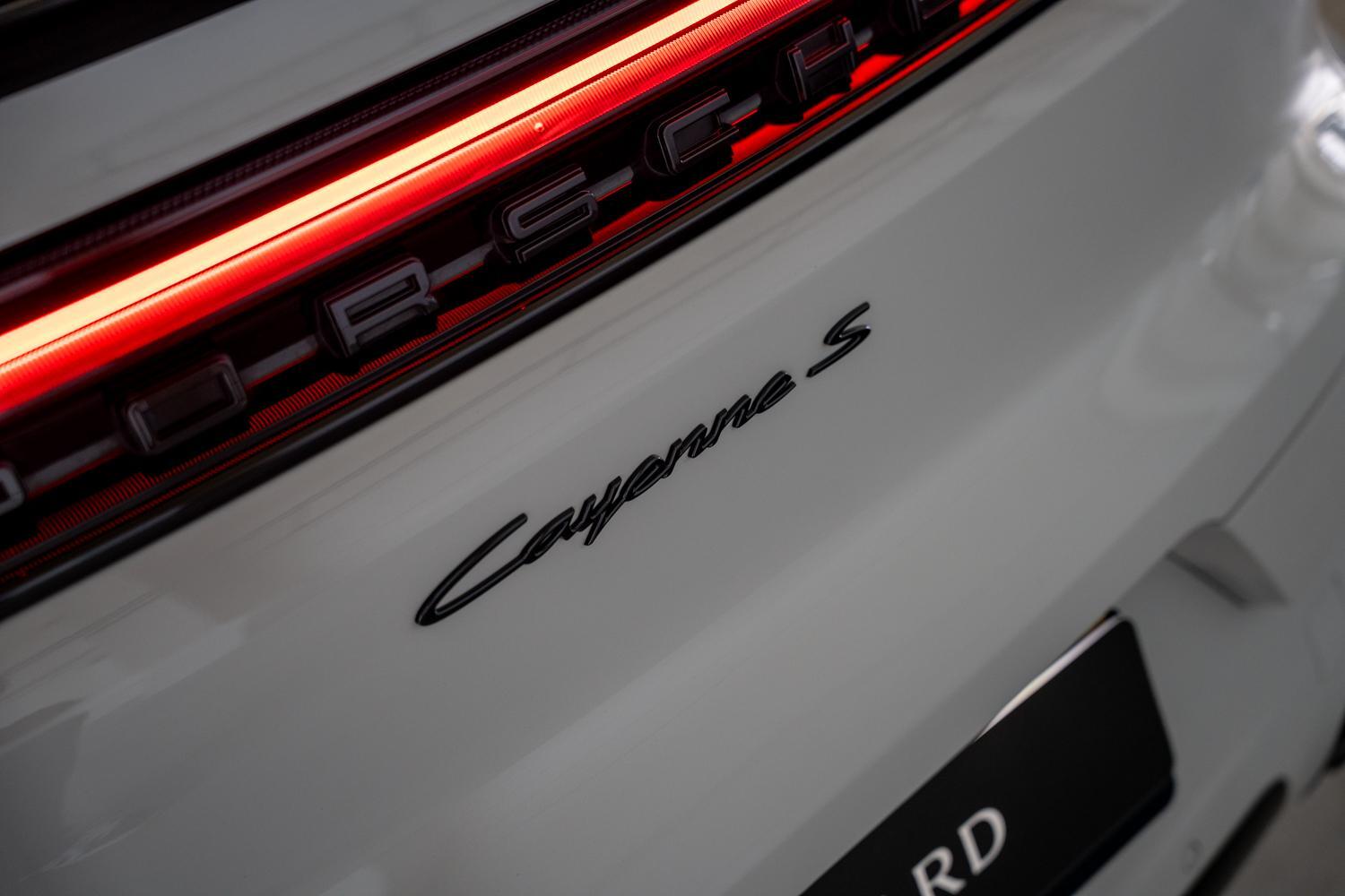 Foto van Porsche Cayenne S E-hybrid