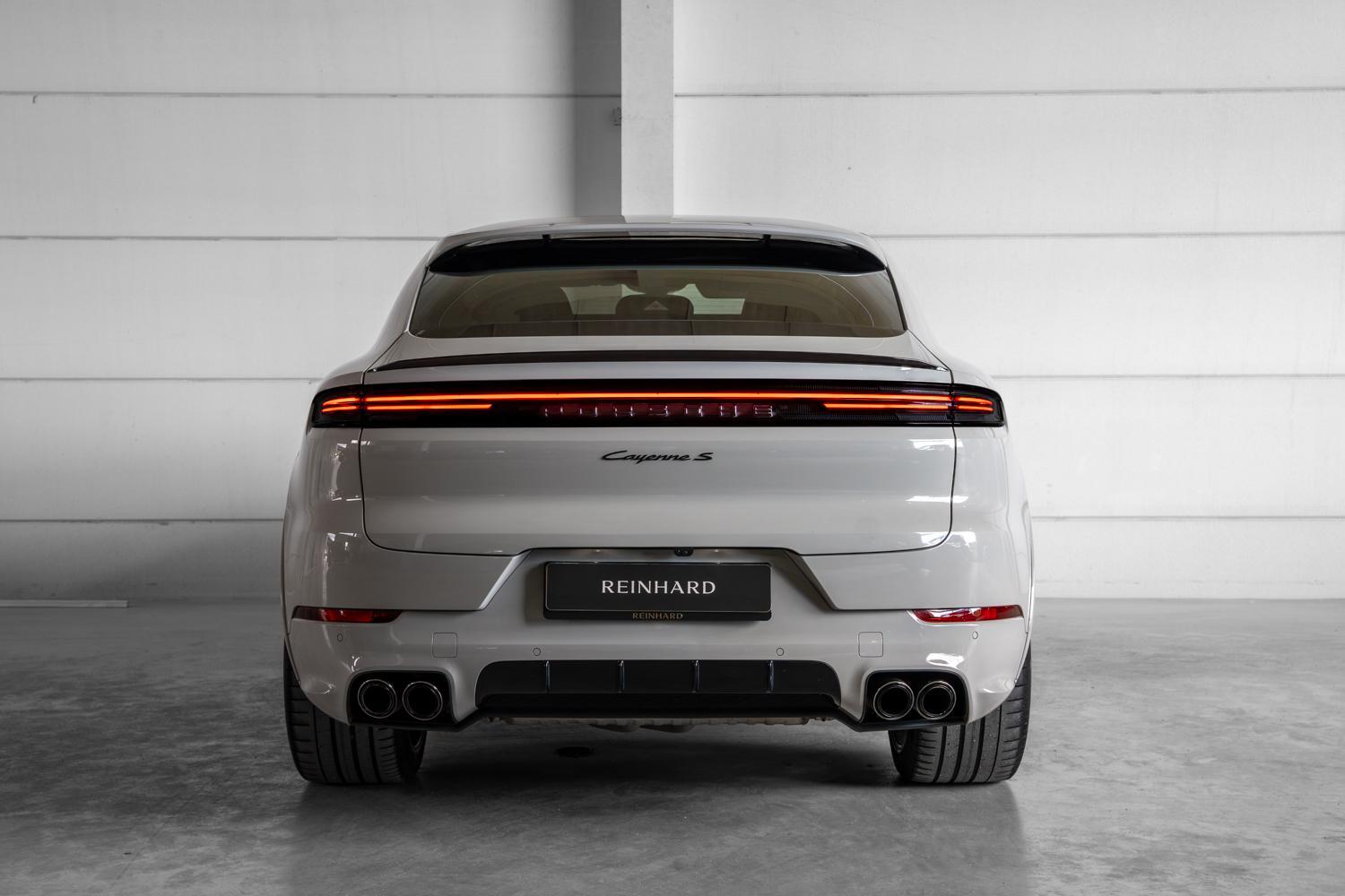 Foto van Porsche Cayenne S E-hybrid