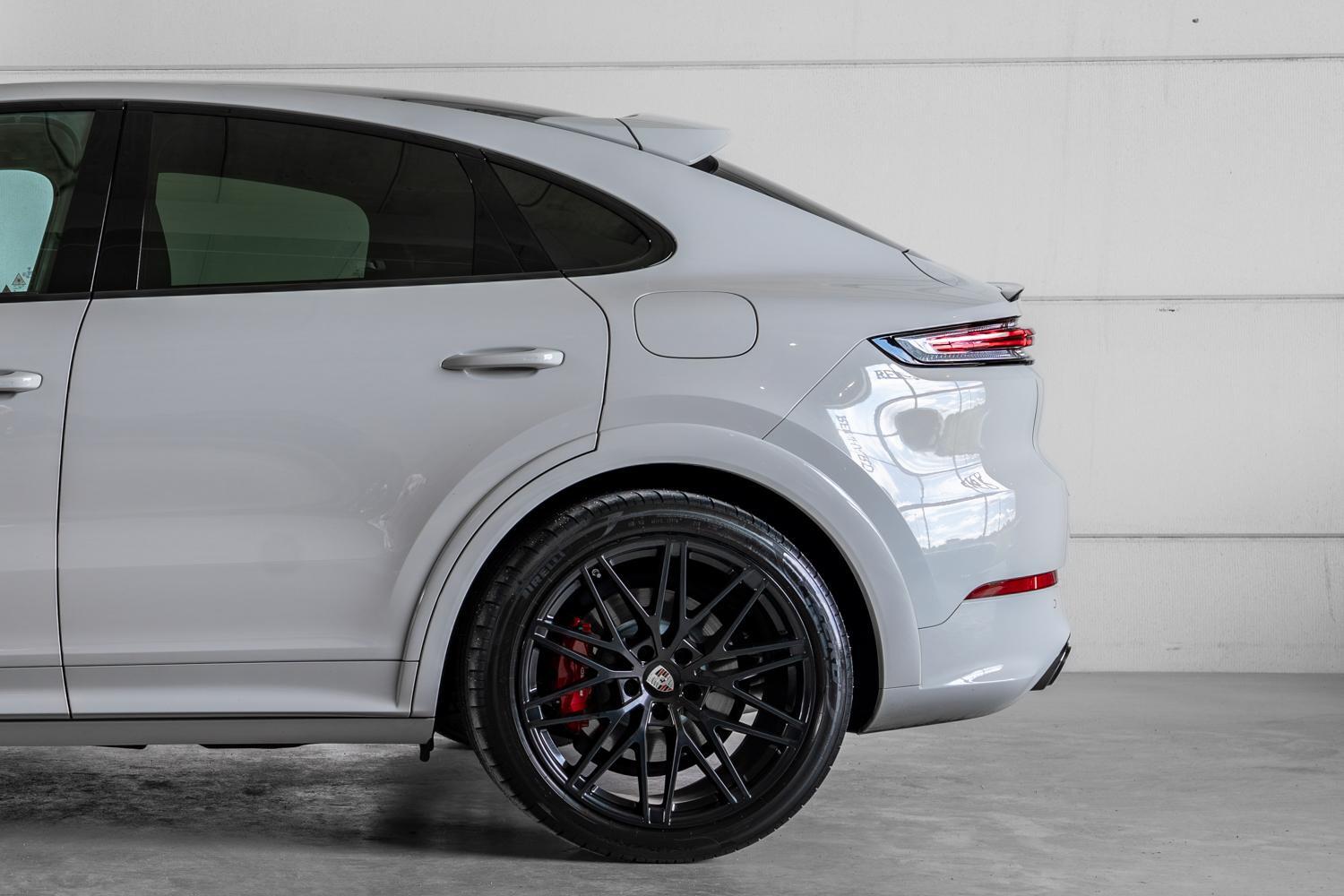 Foto van Porsche Cayenne S E-hybrid