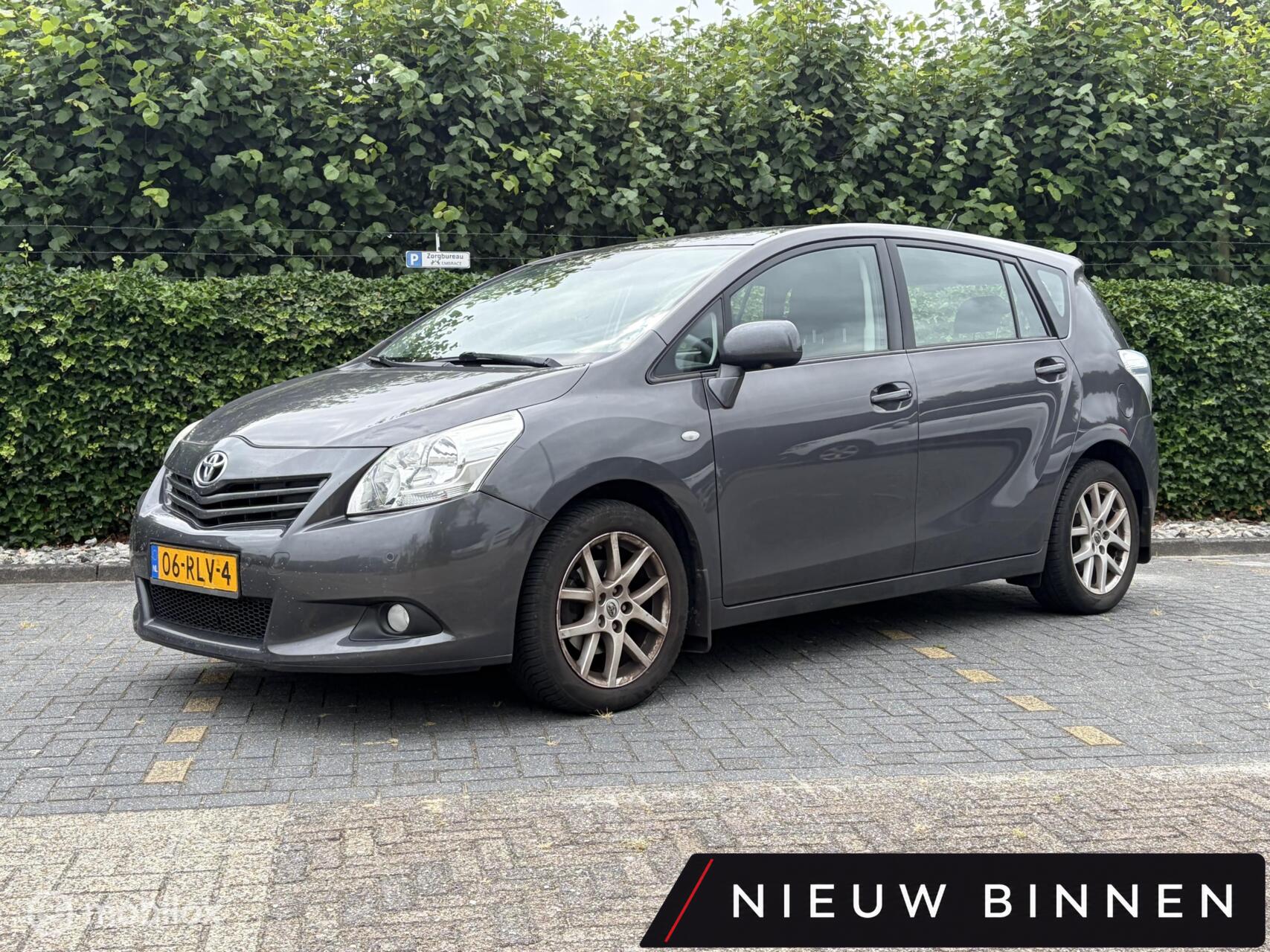 Toyota Toyota Verso 1.8 VVT-i Business PANO / TR.HAAK / CARPLAY / CRUISE / CLIMA / 2011 - voorkant