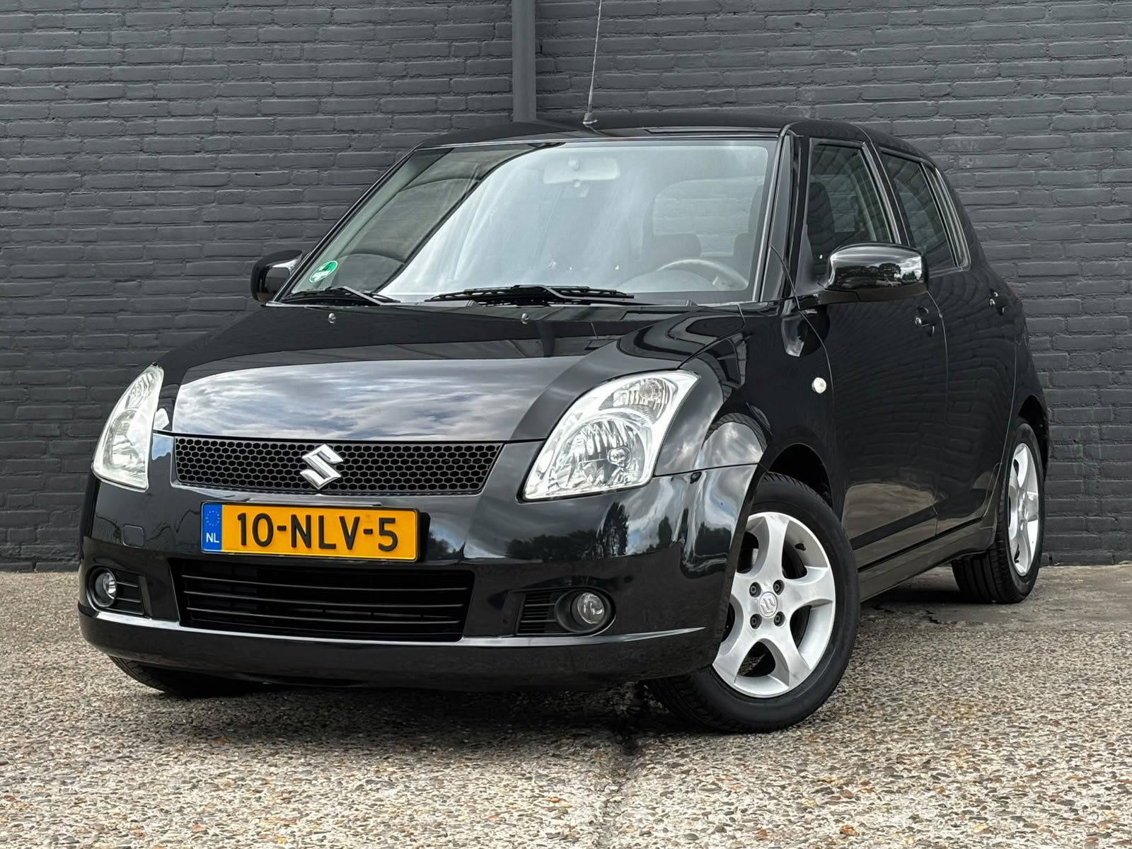 Suzuki Swift 1.3 GLS KEYLESS | ELEK RAMEN | AIRCO 2006 - voorkant