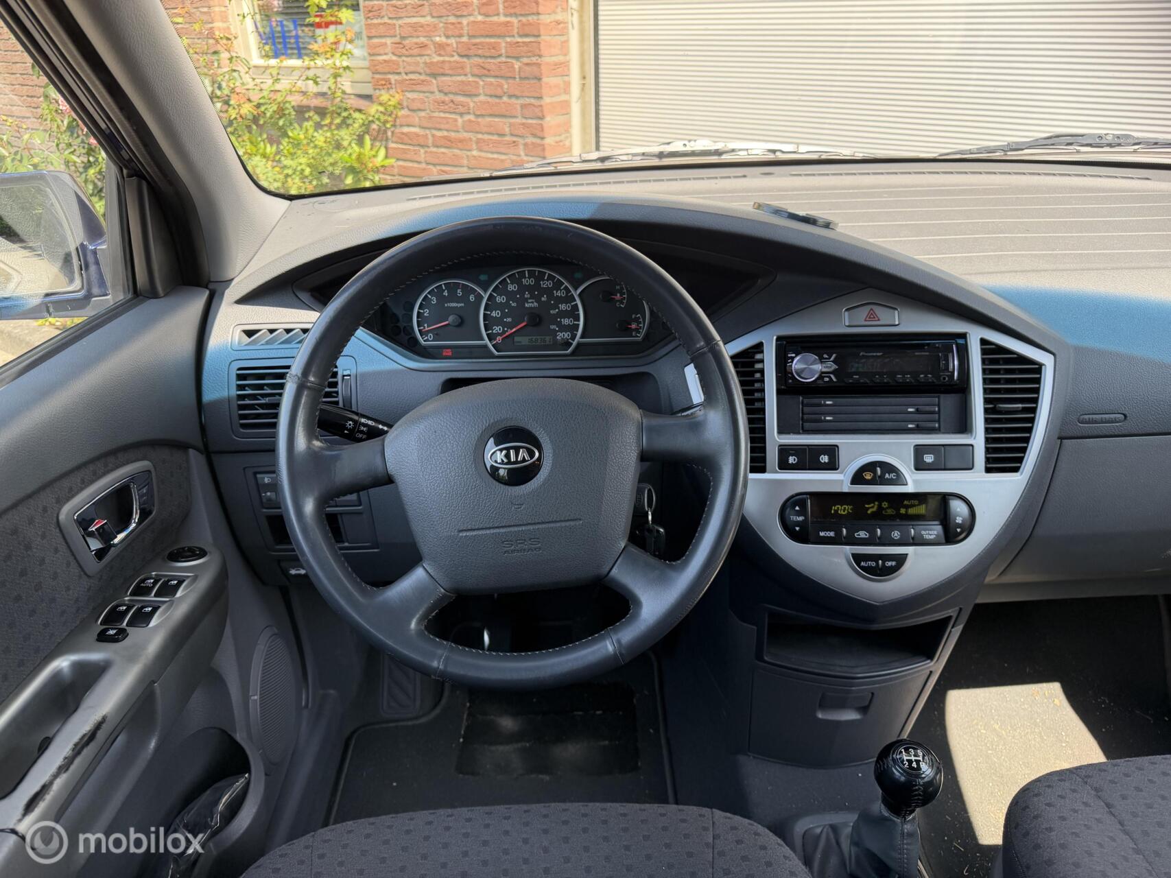 Foto van Kia Kia Carens