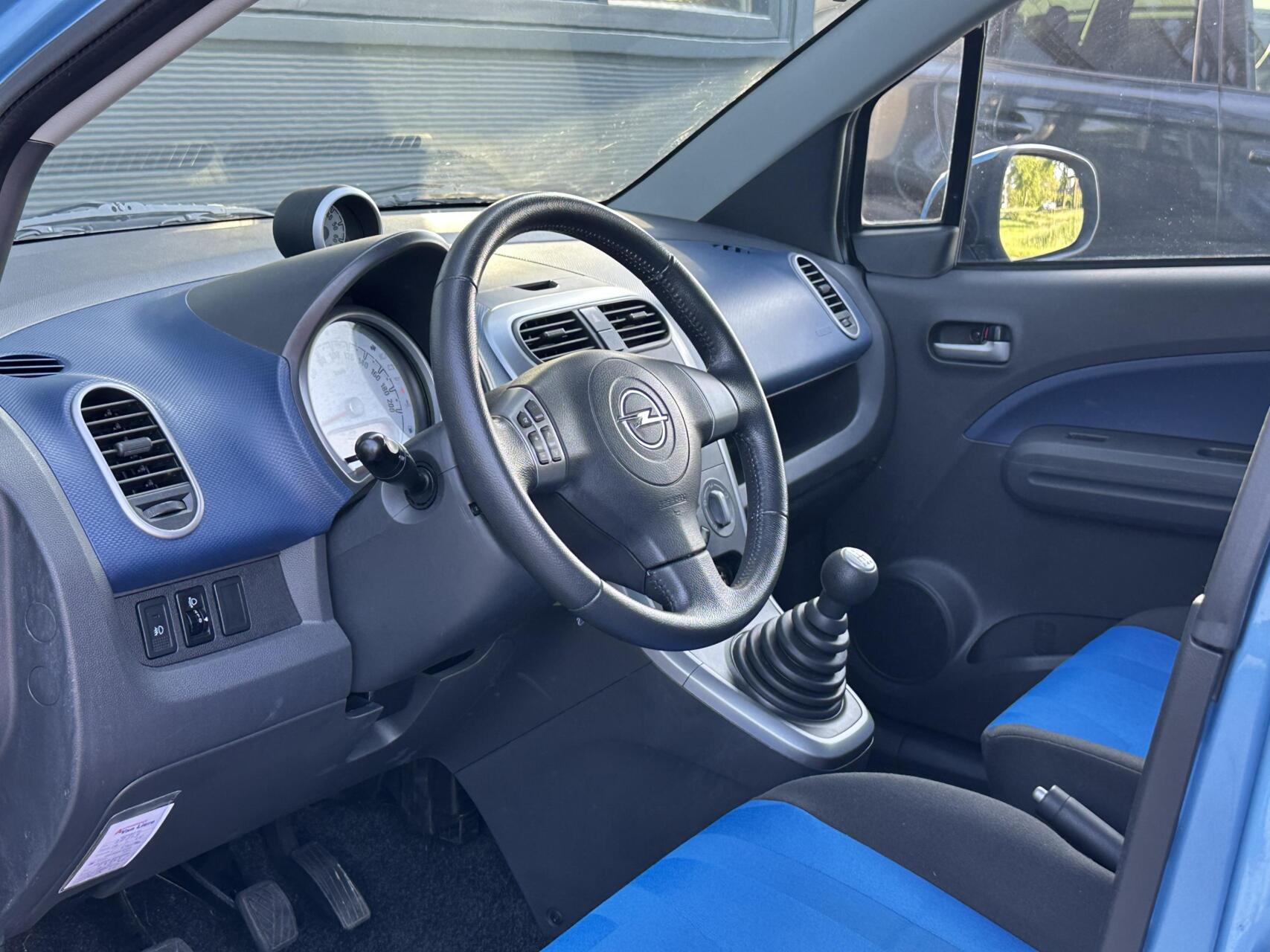 Foto van Opel Agila
