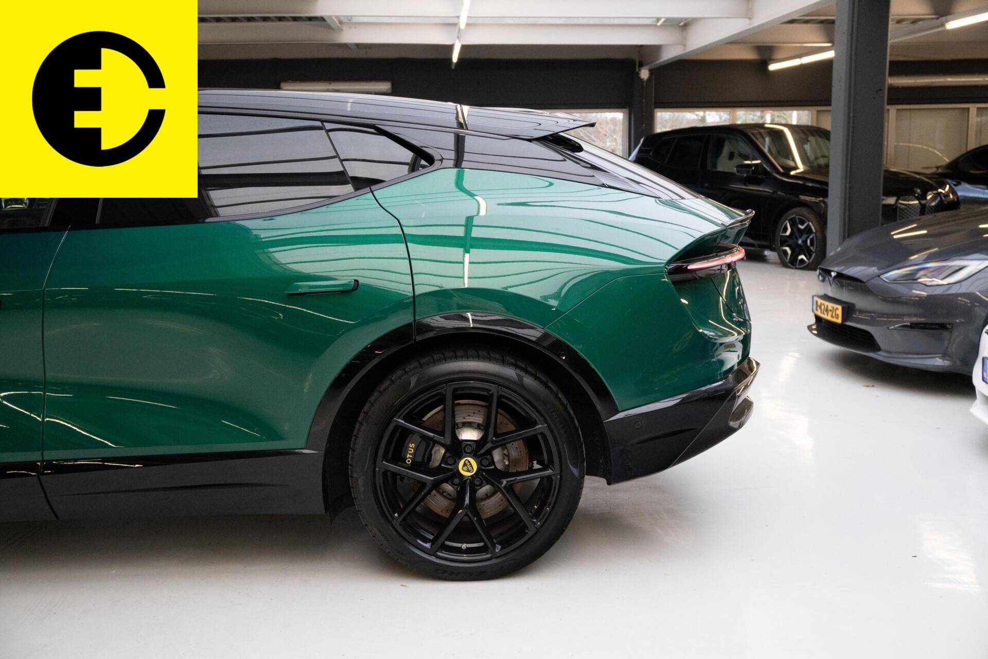 Foto van Lotus Eletre