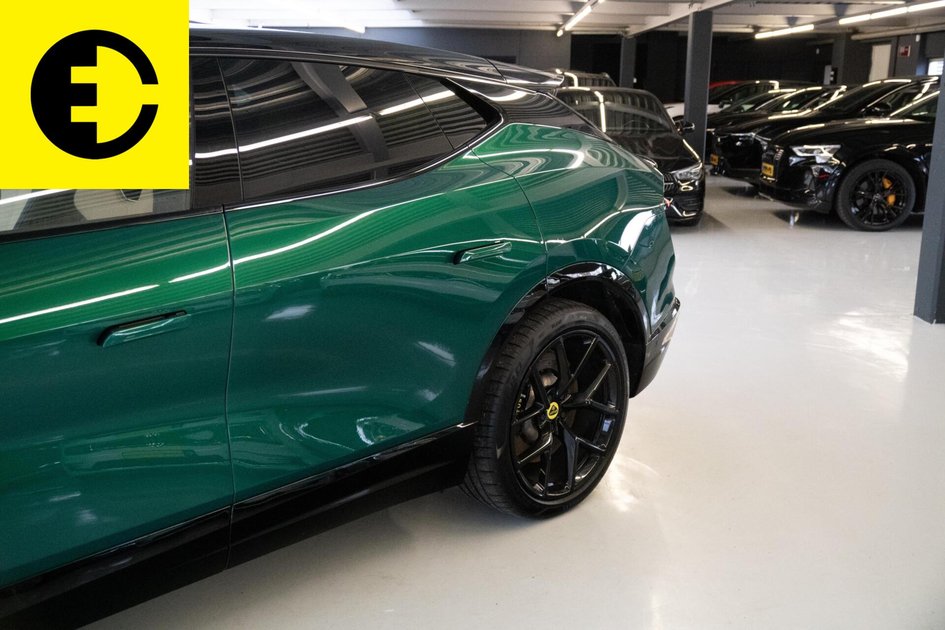Foto van Lotus Eletre