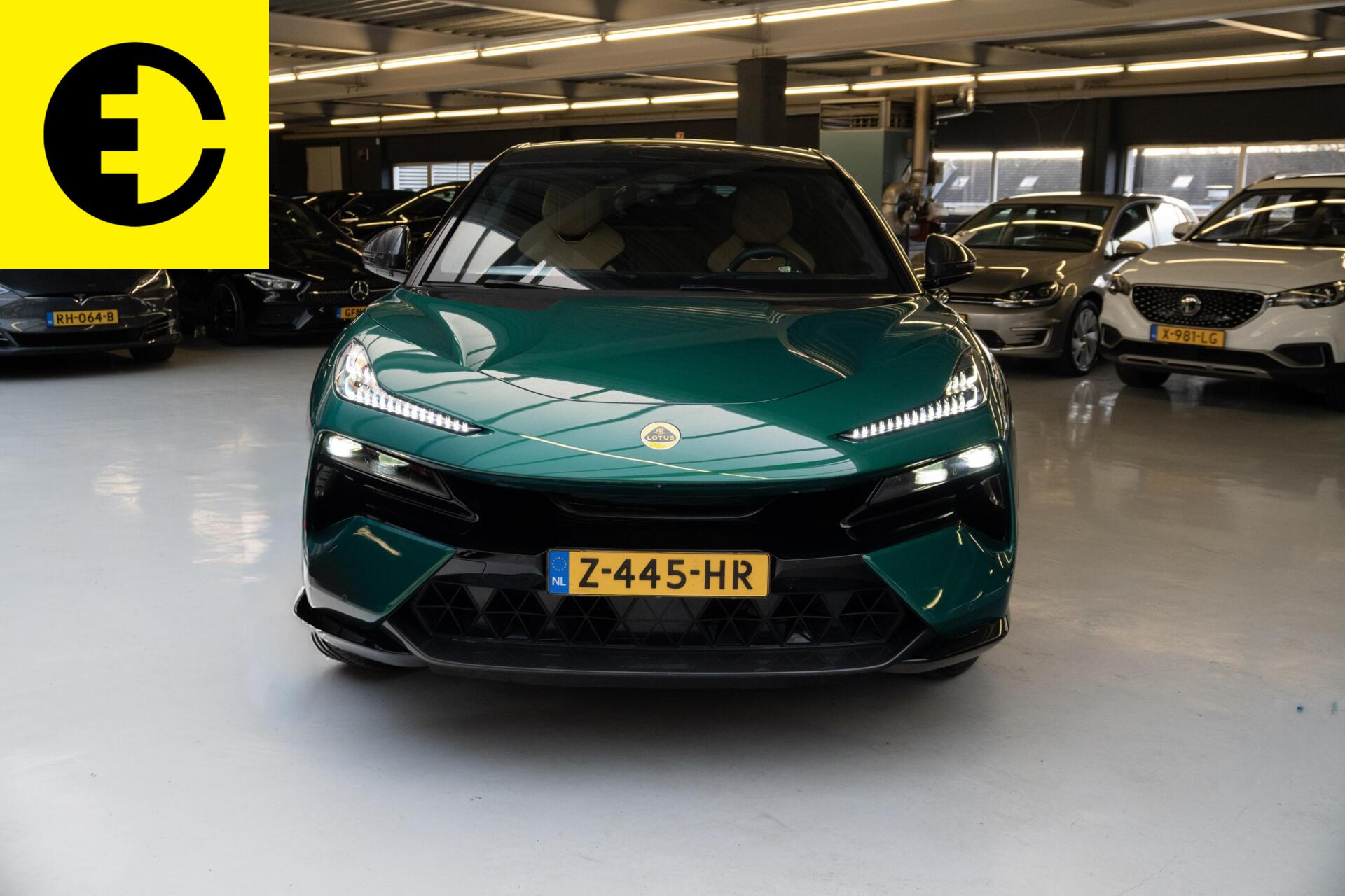 Foto van Lotus Eletre