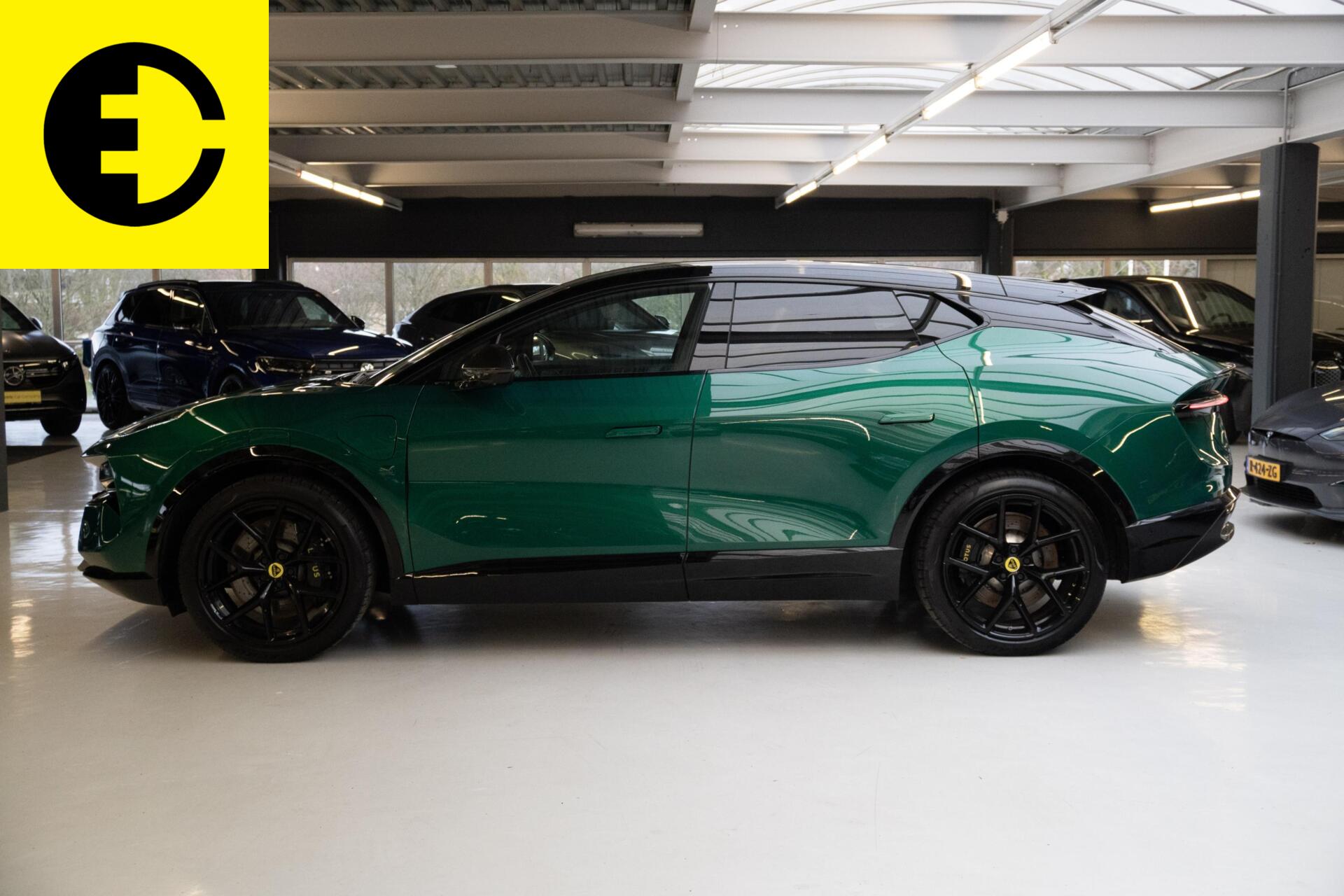 Foto van Lotus Eletre