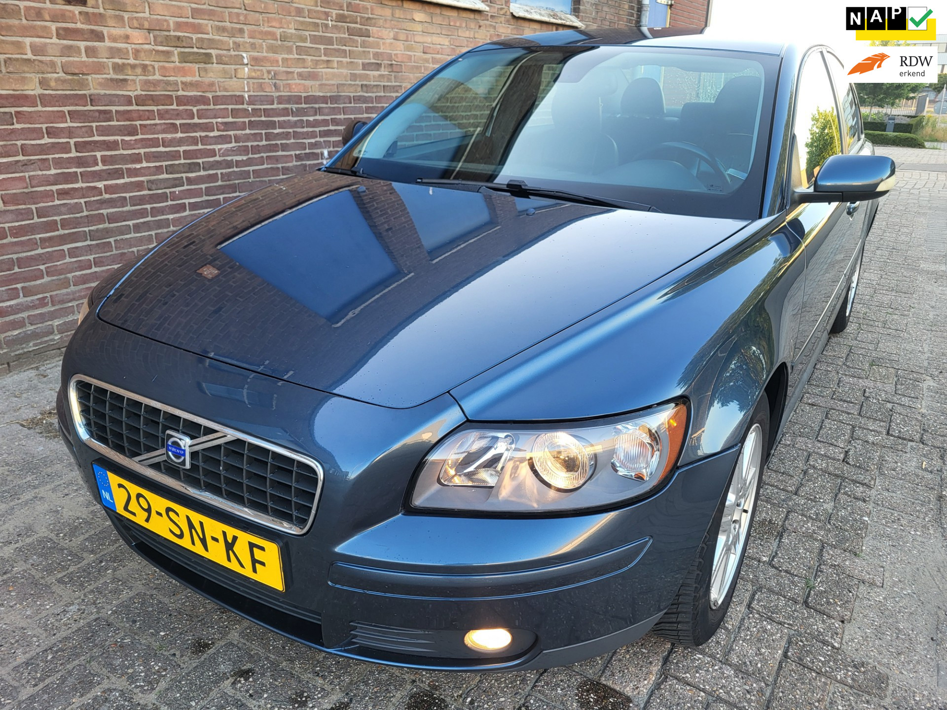 Volvo S40 1.8 BJ 2006 APK 19-2-27 VOL LEER 1150,- 2006 - voorkant
