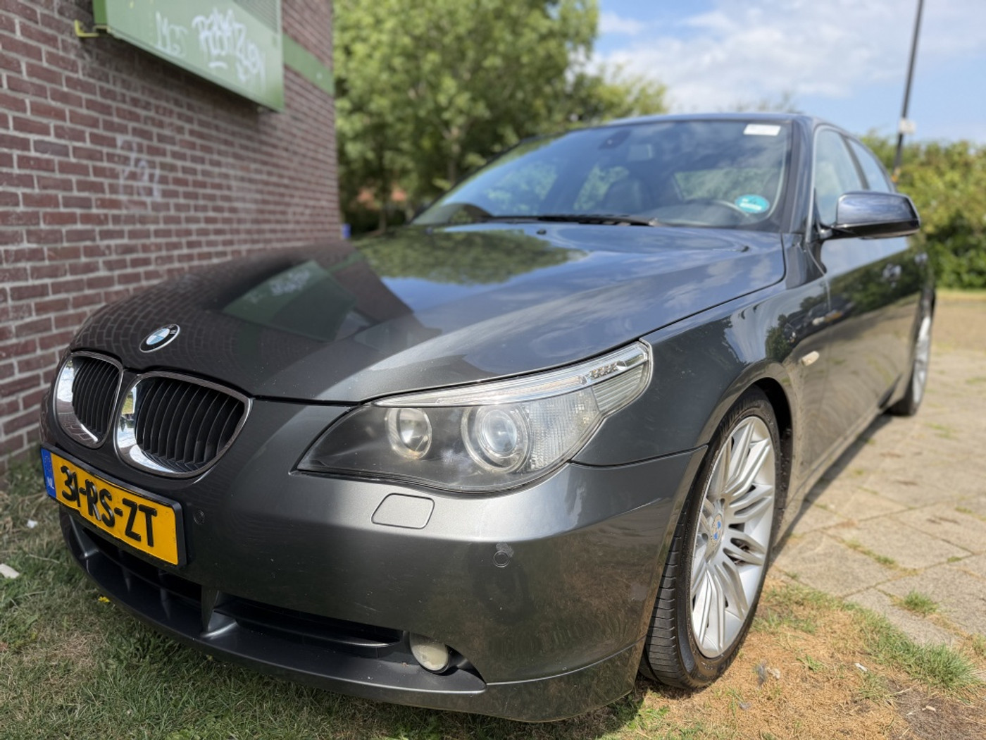 BMW 5er Reihe 520i Exe*2004*Ecc|Cruise|O-dak|Xenon|Navi|T-haak 2004 - voorkant