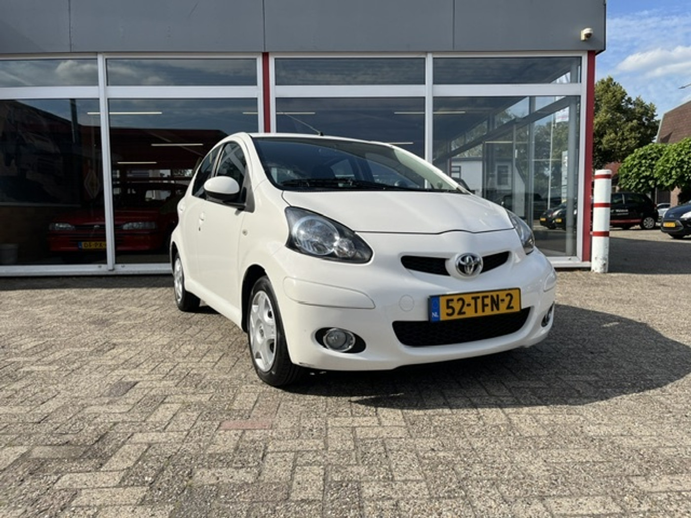 Toyota Toyota Aygo 1.0-12V Comfort Nav. 2012 - voorkant