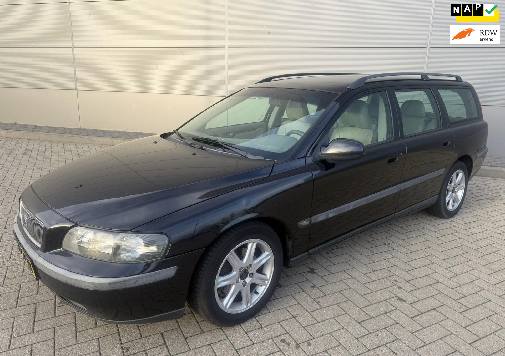 Volvo V70 2.4 D5 Geartronic Comfort Line 2002 - voorkant