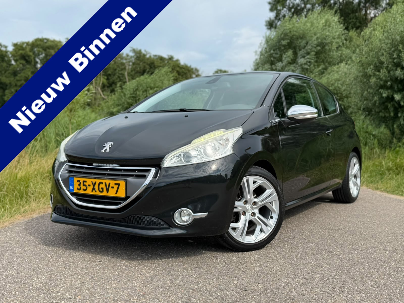 Peugeot 208 1.6 VTi Allure / Orginele NL Auto / Airco / Navigatie / Half Leder / LMV / NAP 2012 - voorkant
