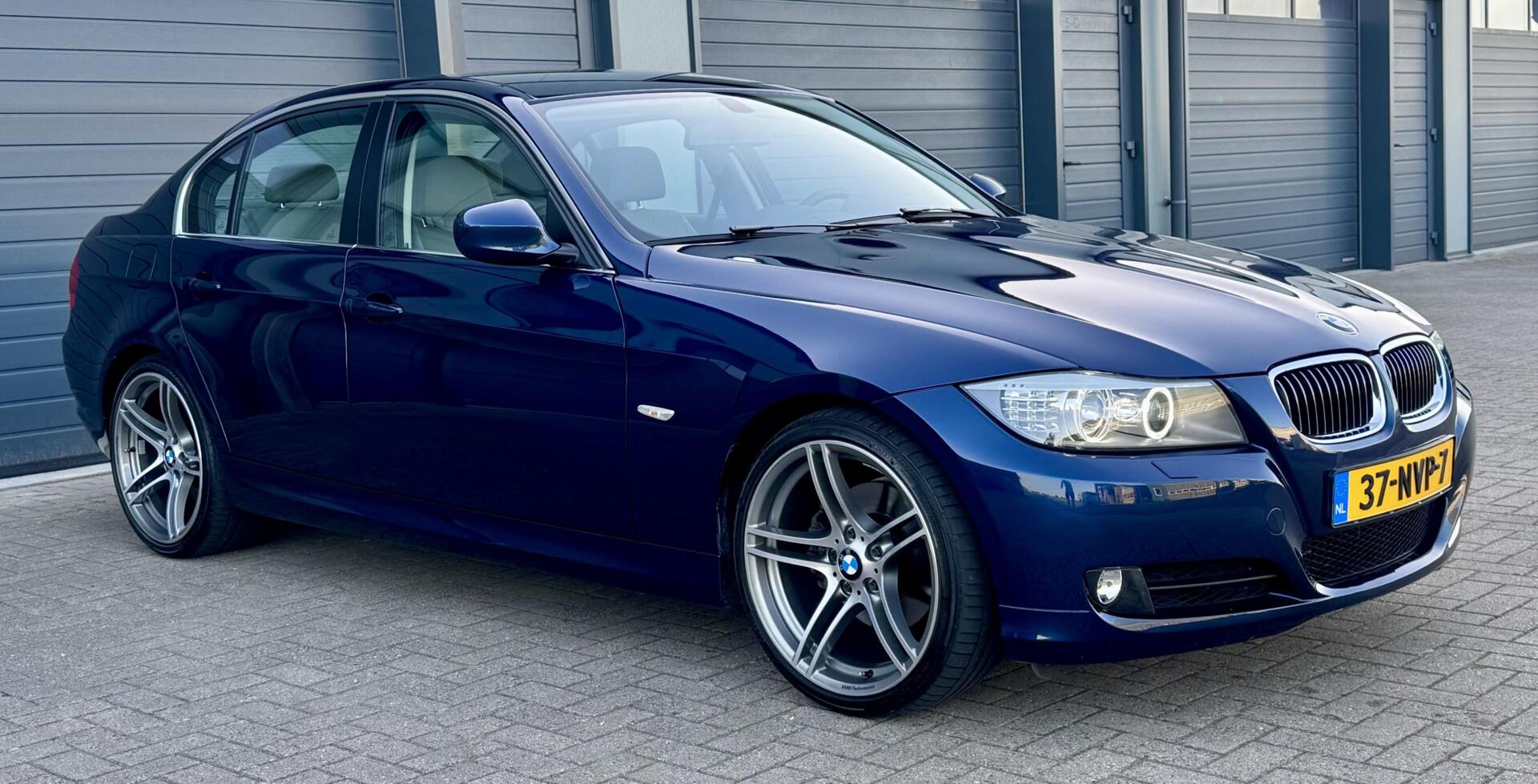 Foto van BMW 325i
