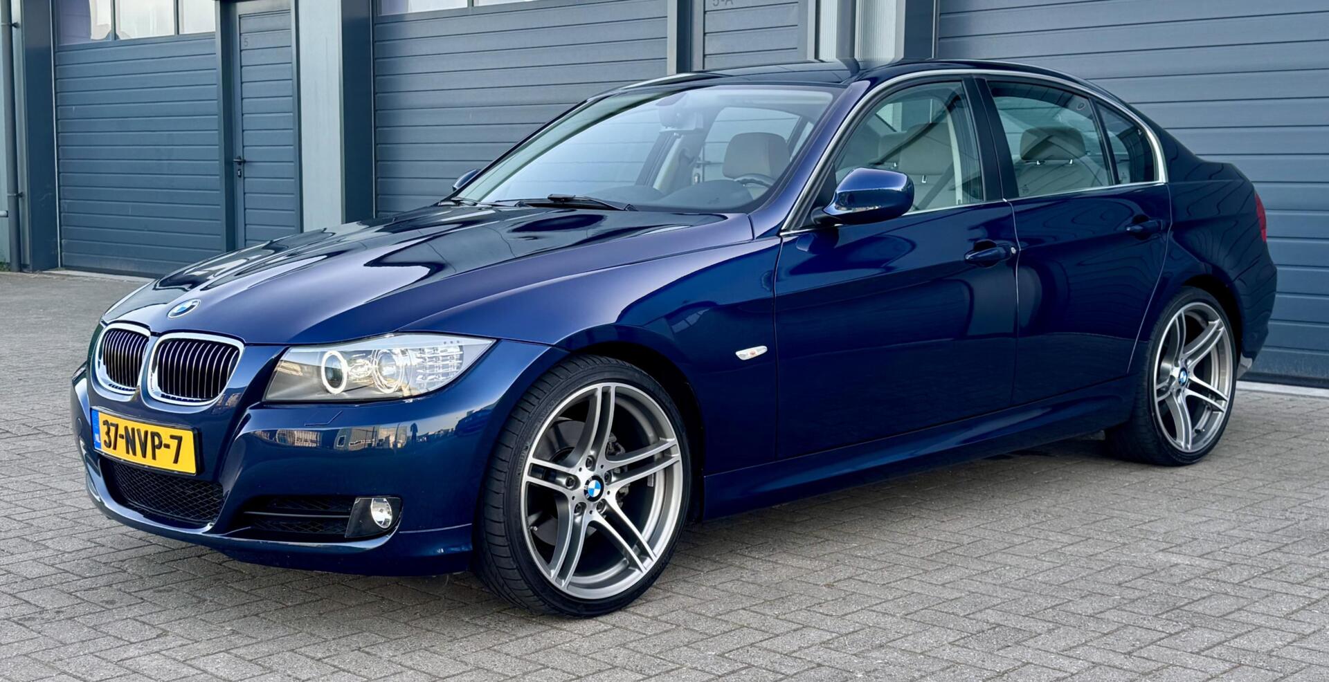 Foto van BMW 325i