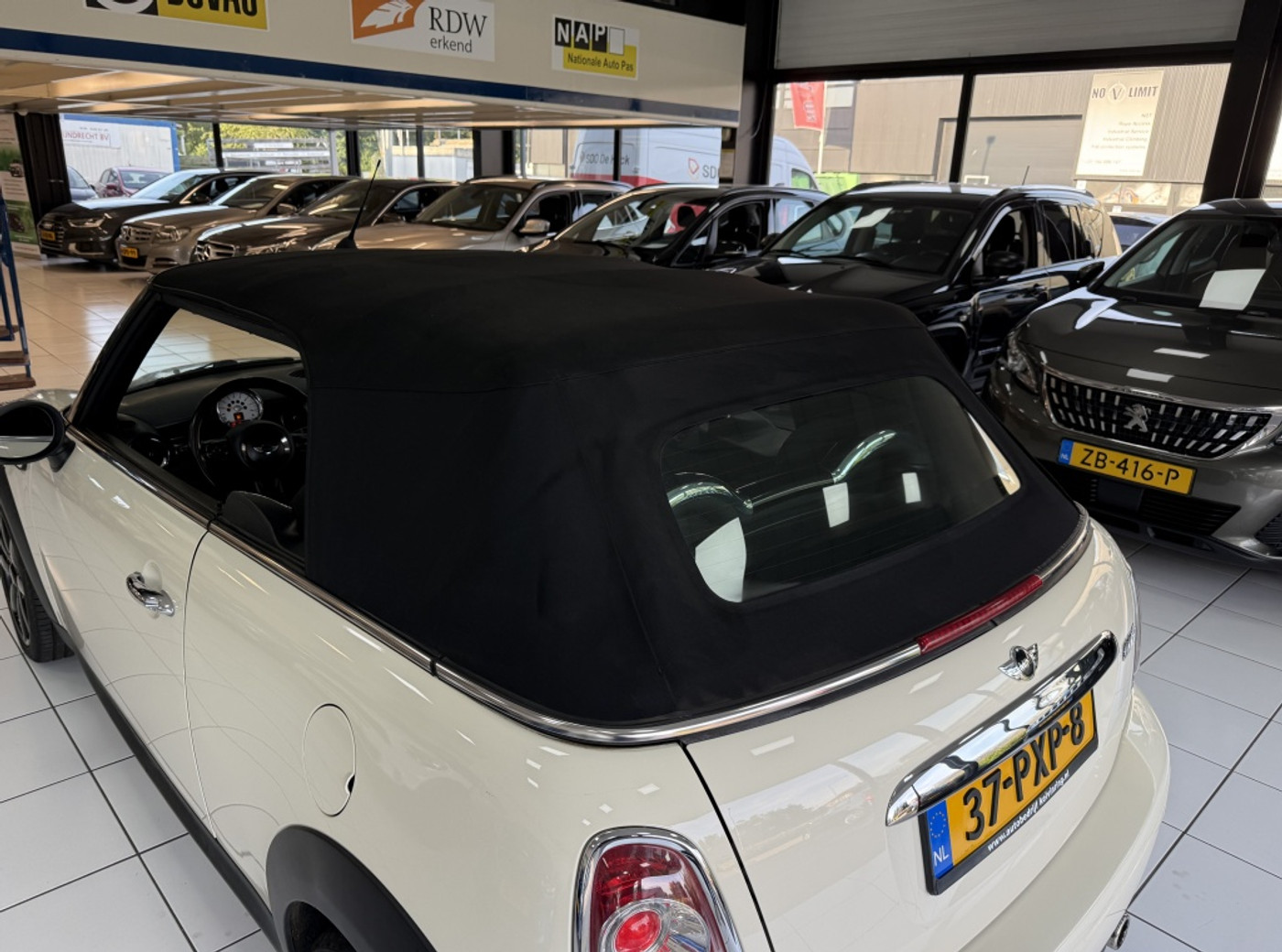Foto van Mini Cooper Cabrio