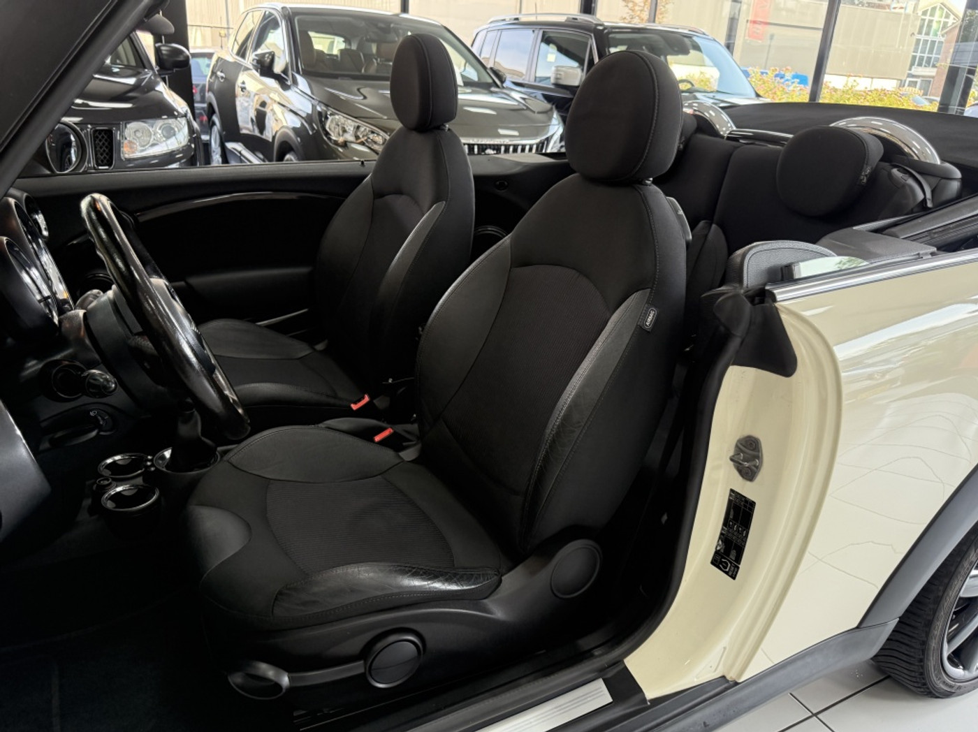 Foto van Mini Cooper Cabrio