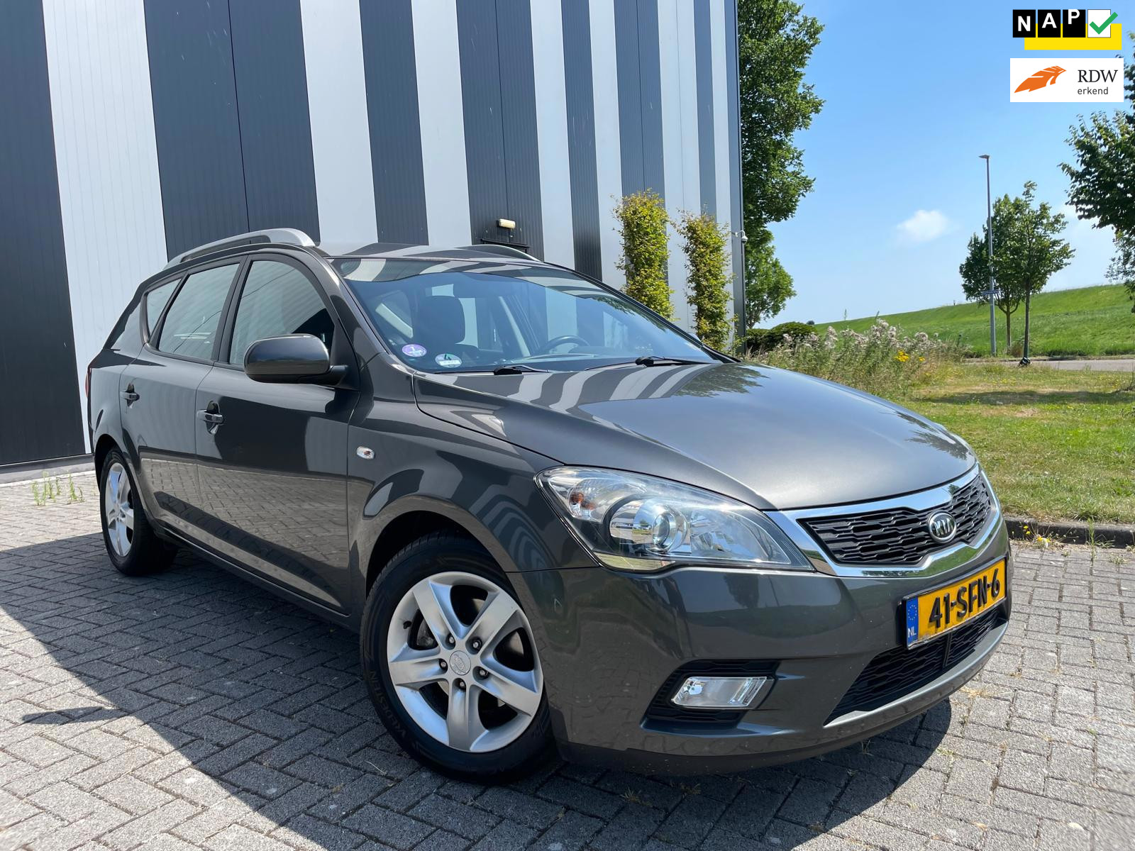 Kia Cee D 1.4 CVVT Navigator Plus Pack Nw APK-Airco-Cruise-Lmv 2012 - voorkant