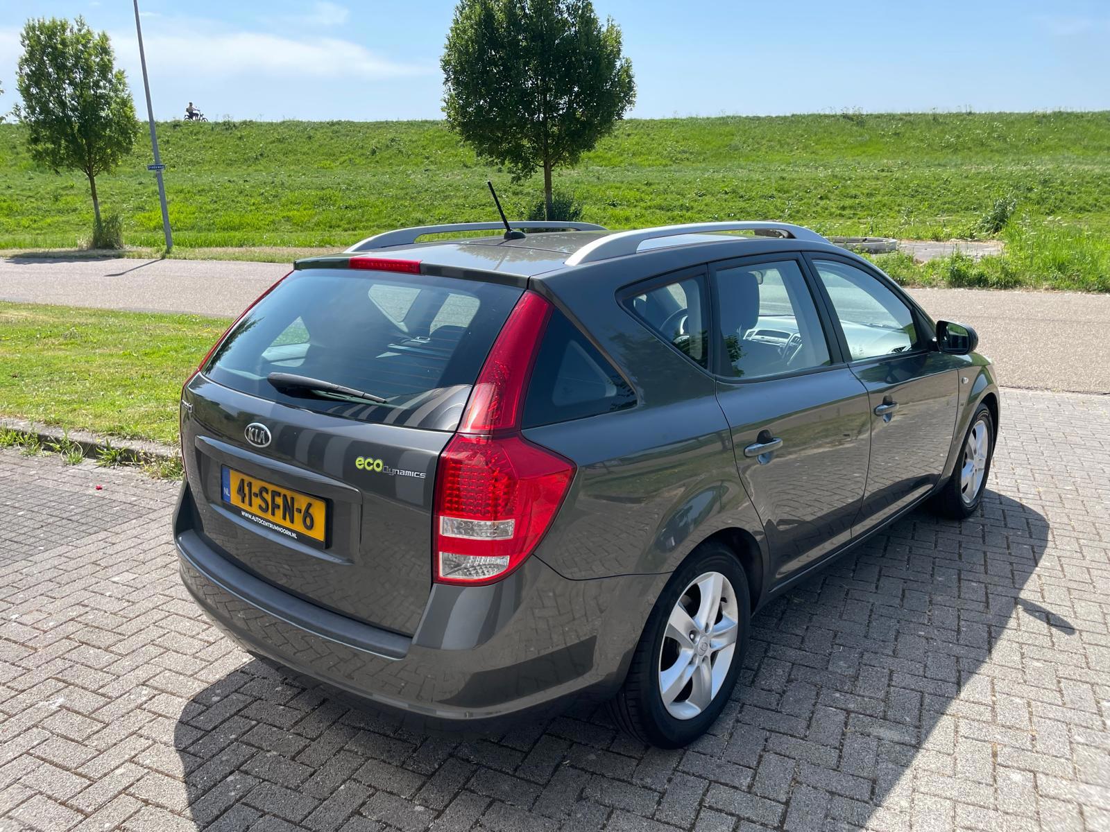 Foto van Kia Cee D