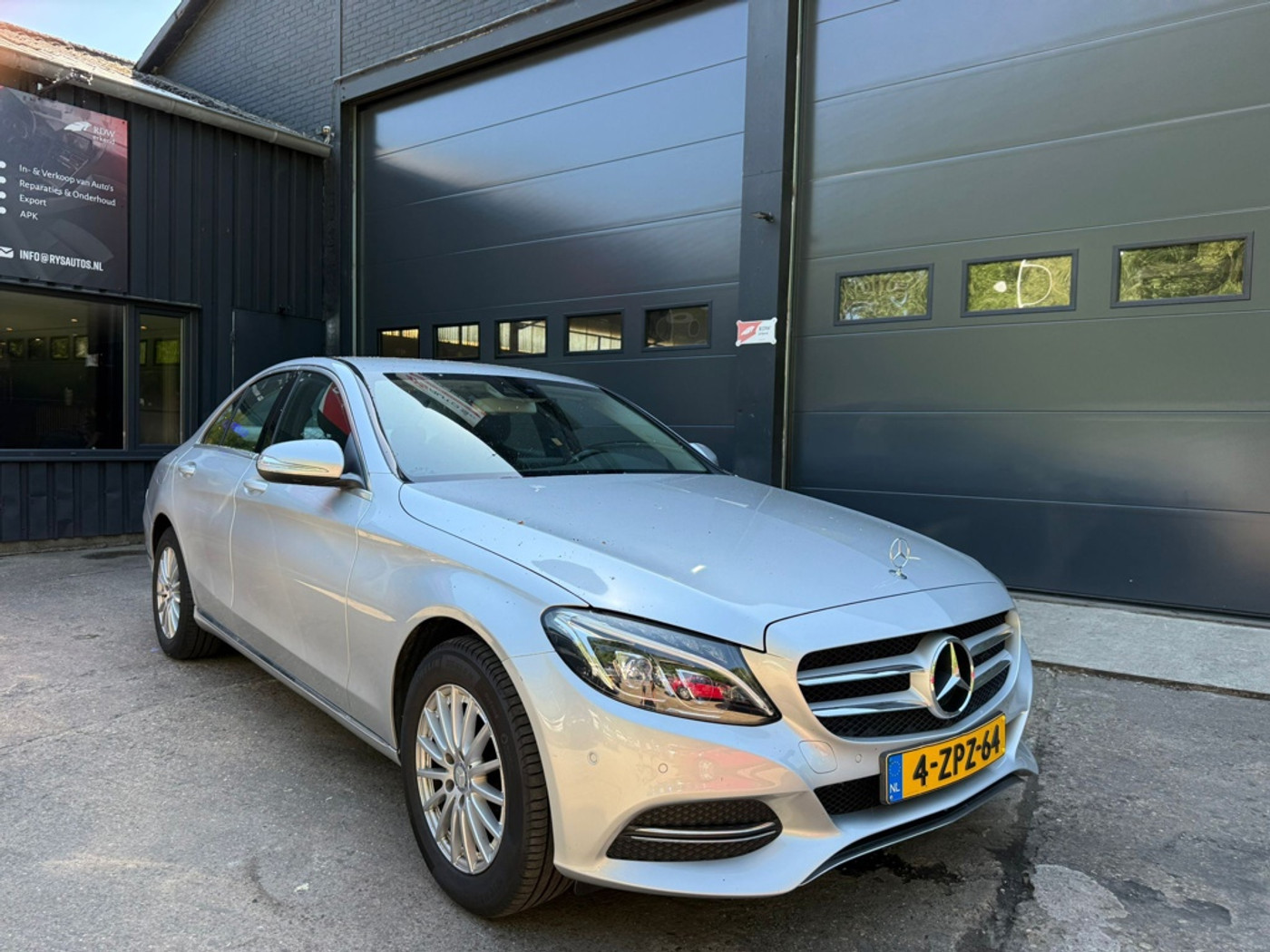 Foto van Mercedes-Benz C 180