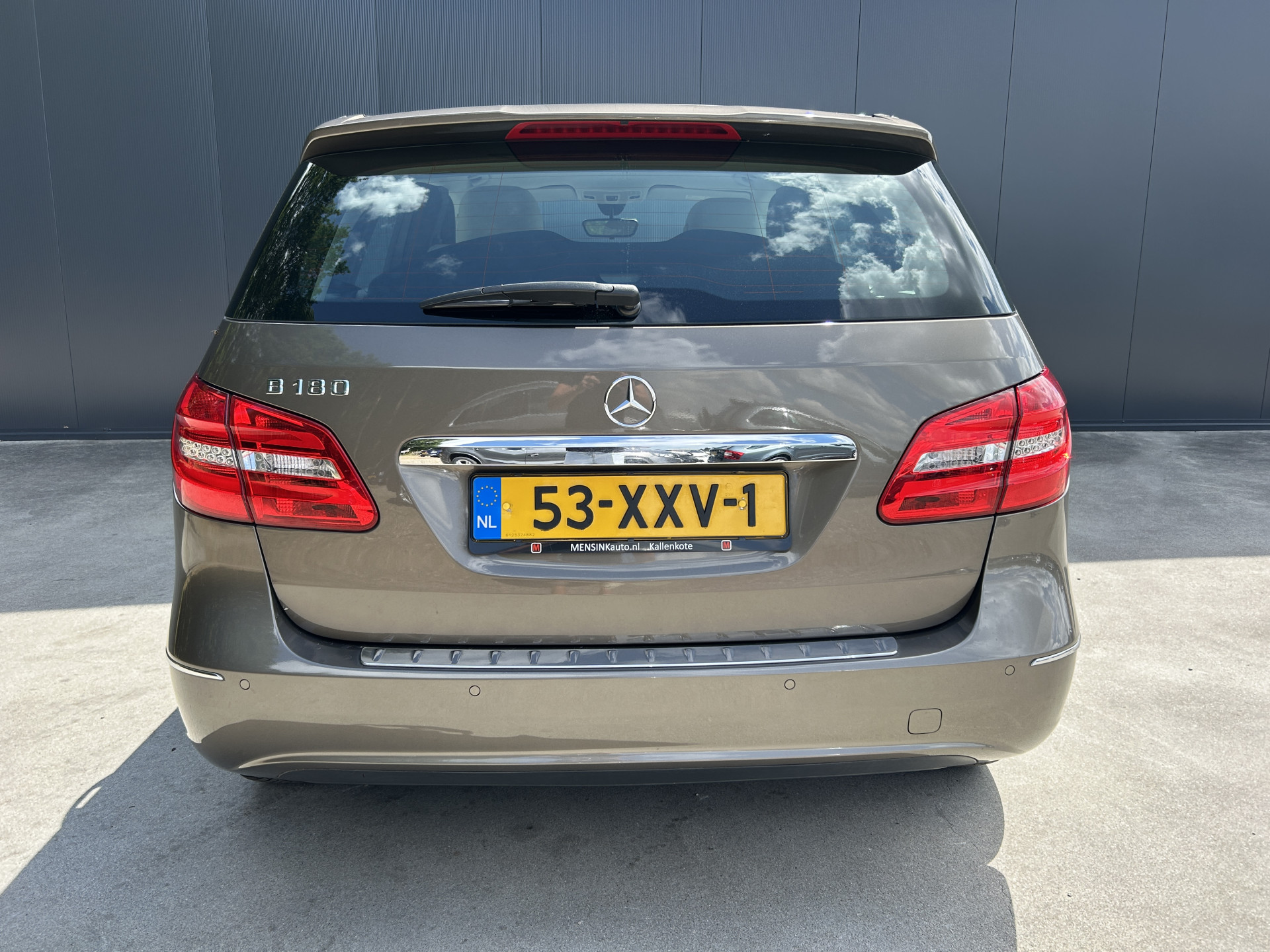 Foto van Mercedes-Benz B 180