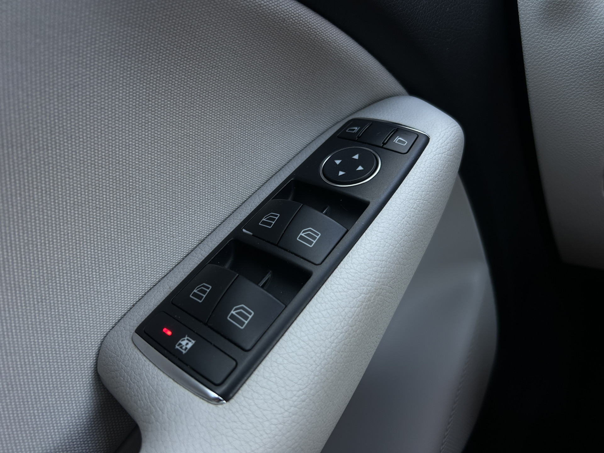 Foto van Mercedes-Benz B 180