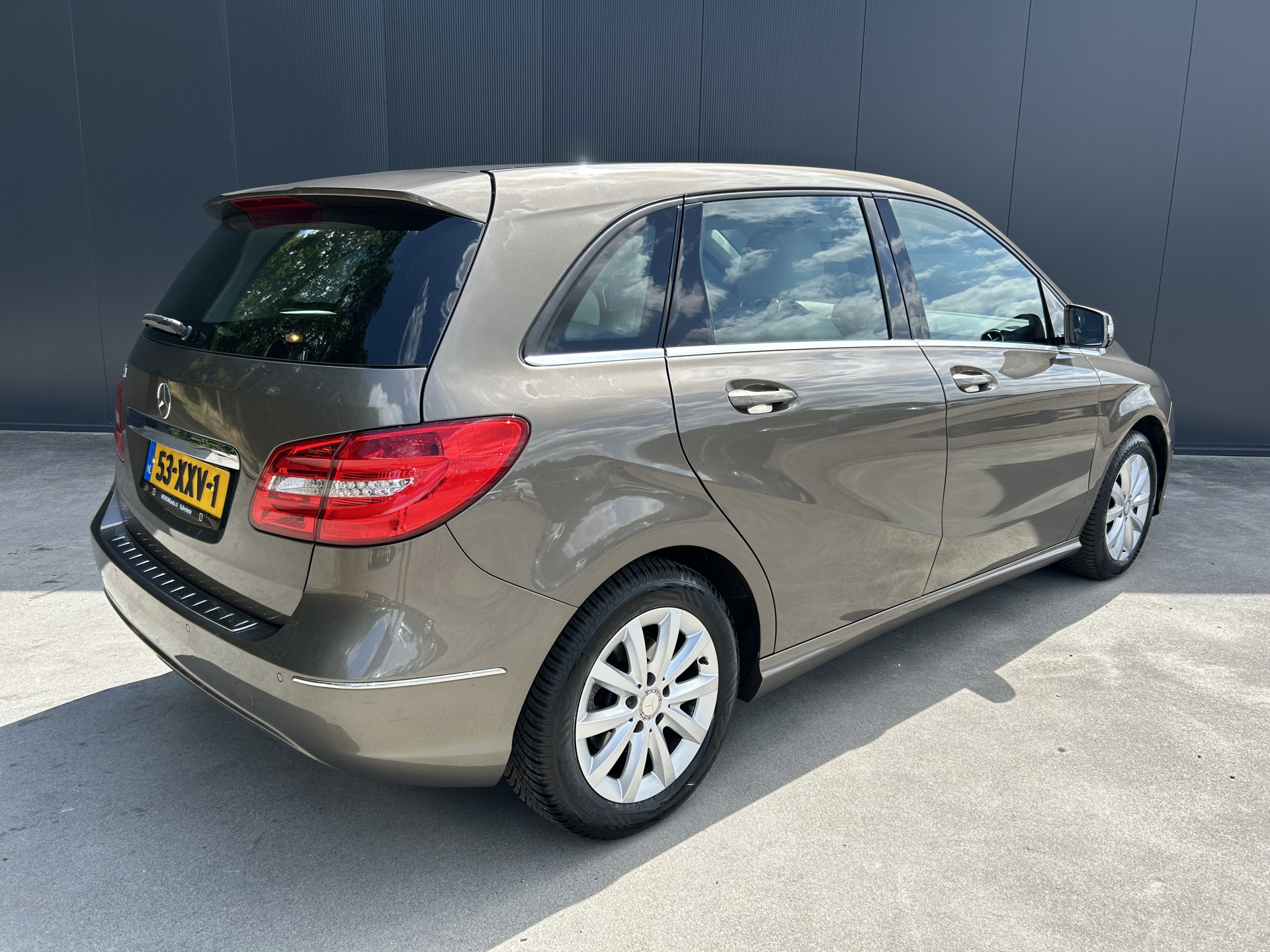 Foto van Mercedes-Benz B 180