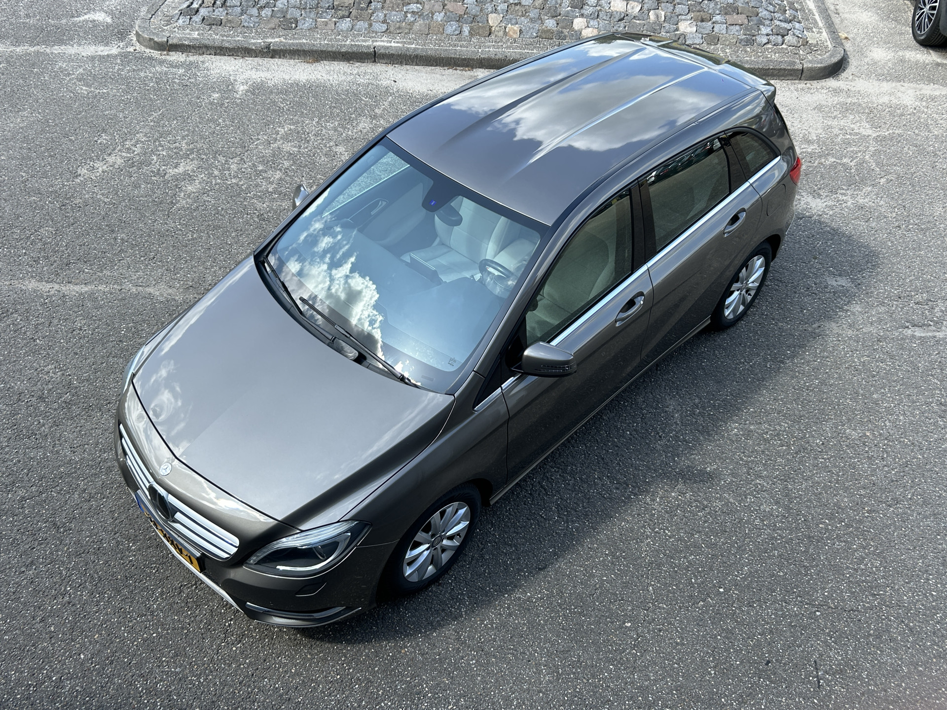 Foto van Mercedes-Benz B 180