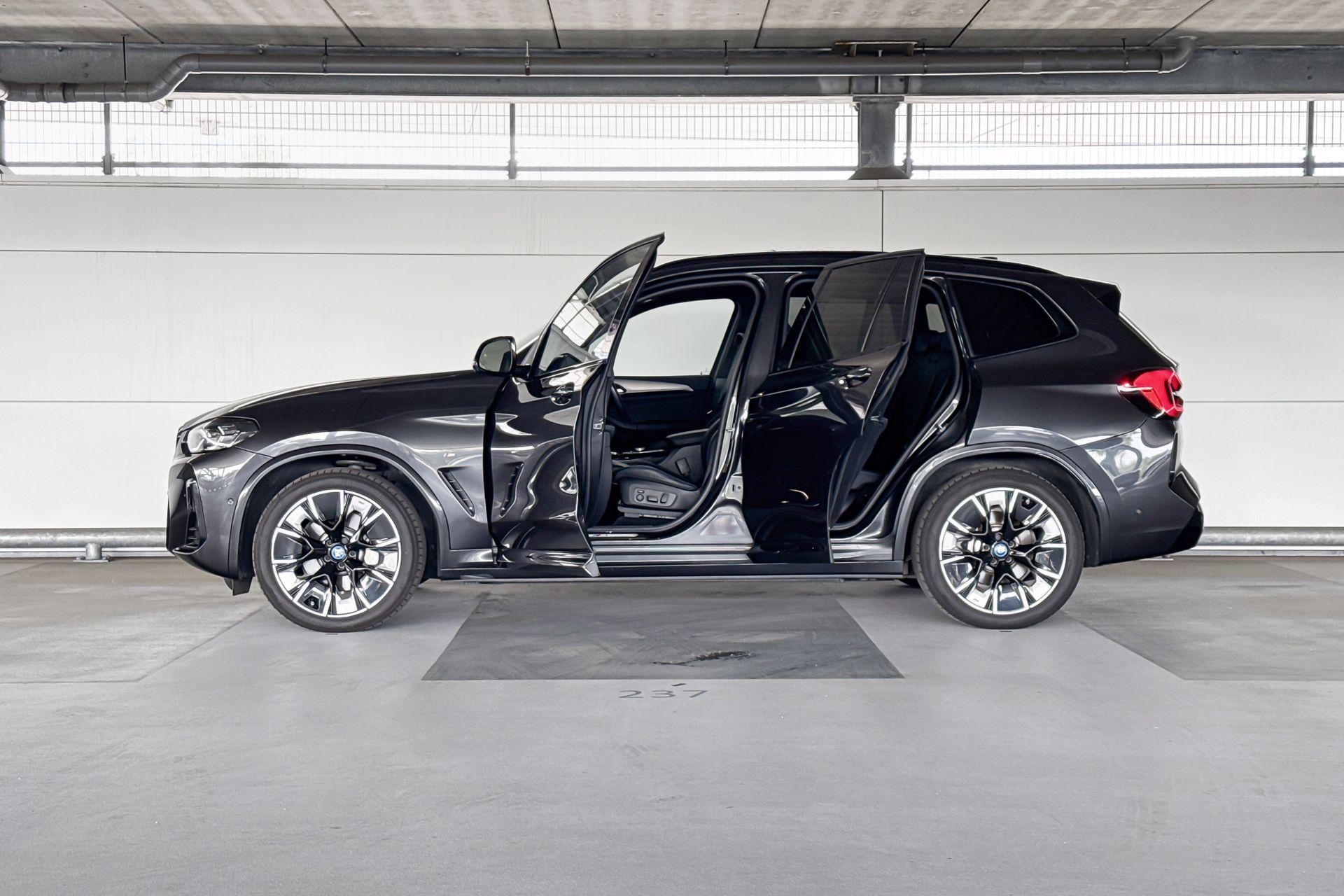 Foto van BMW Ix3