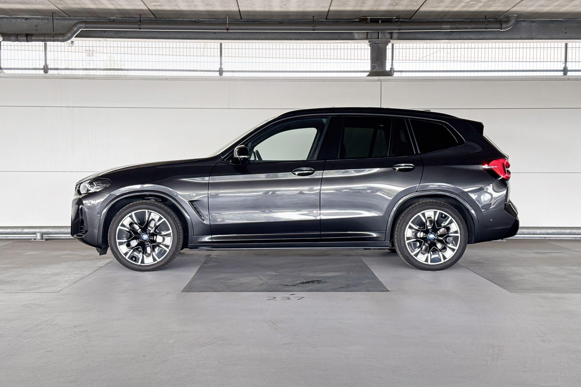 Foto van BMW Ix3