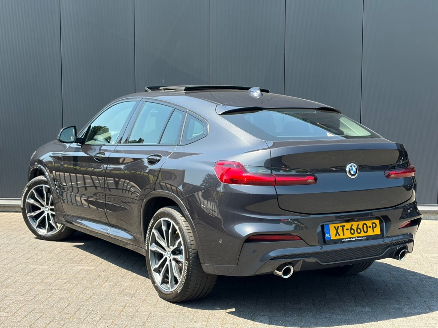 Foto van BMW X4 Xdrive20i