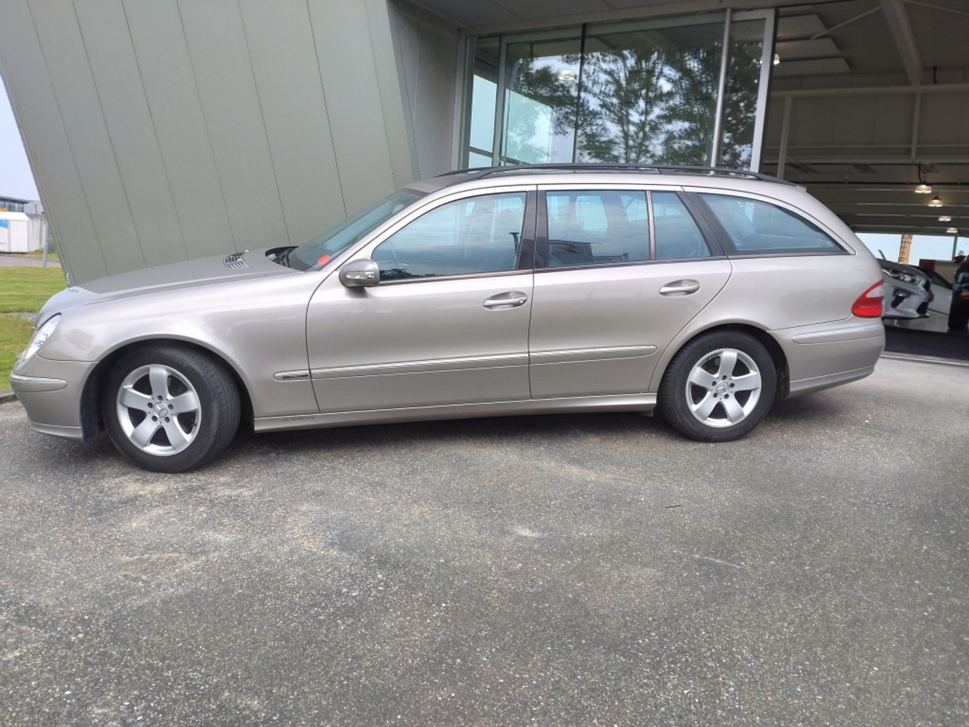 Foto van Mercedes-Benz E 200 Kompressor