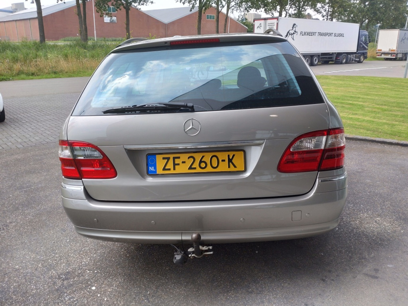 Foto van Mercedes-Benz E 200 Kompressor