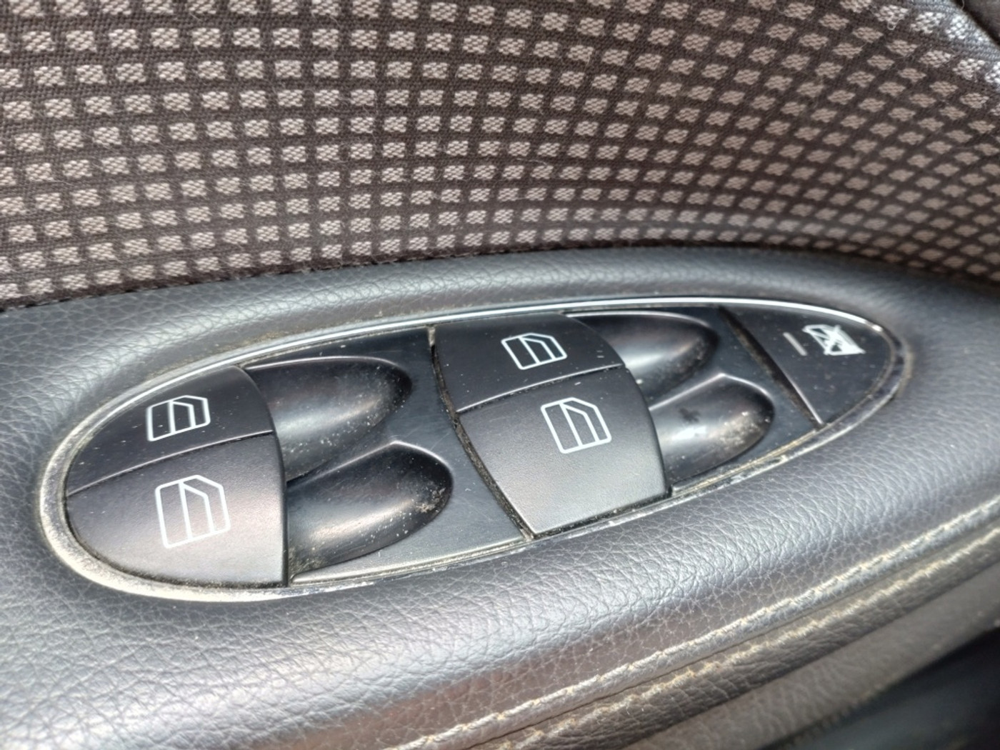 Foto van Mercedes-Benz E 200 Kompressor