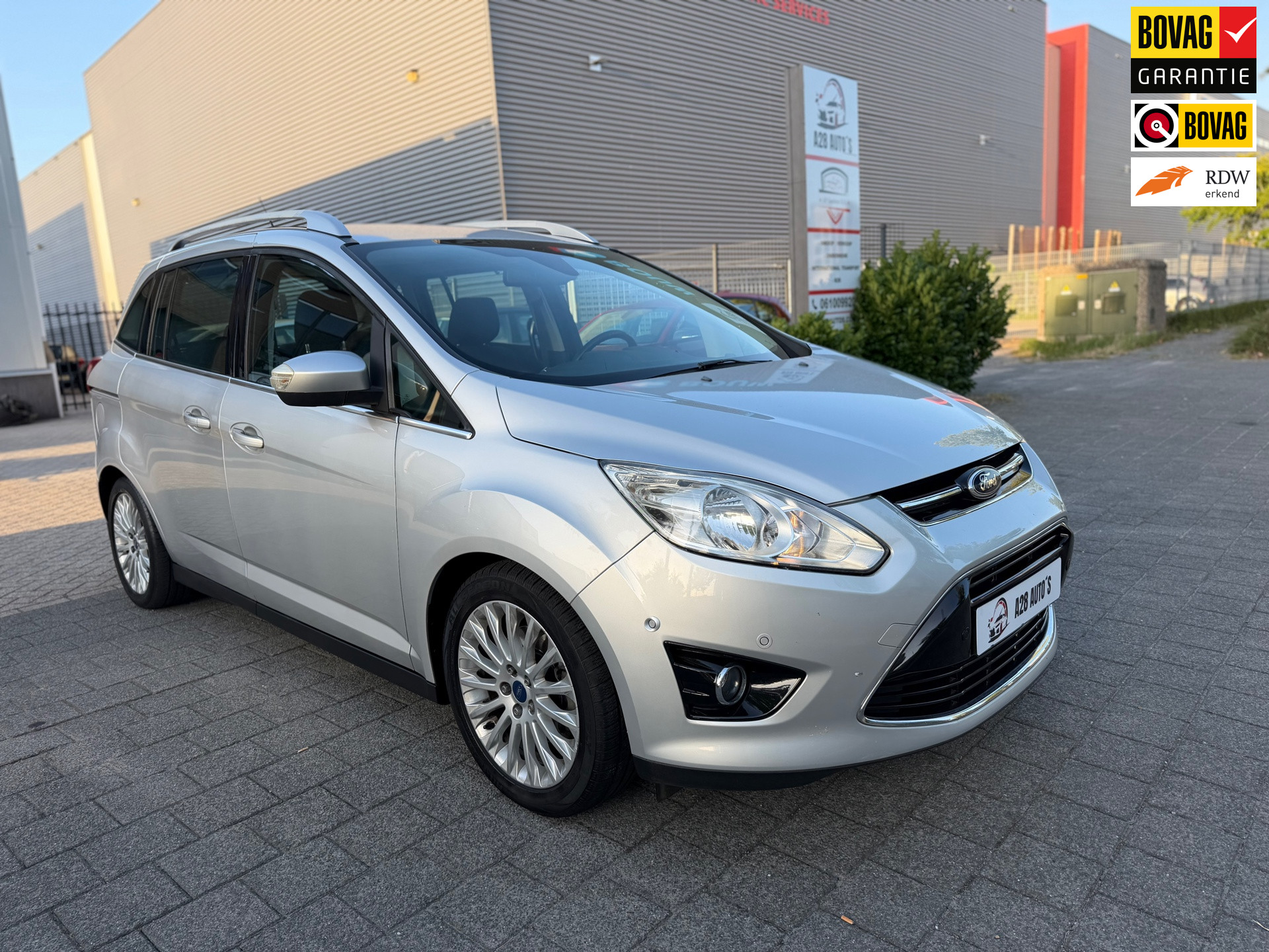 Ford Grand C-max 1.0 Titanium 7p. | Airco|Distr. vervangen|NAP|Camera 2013 - voorkant