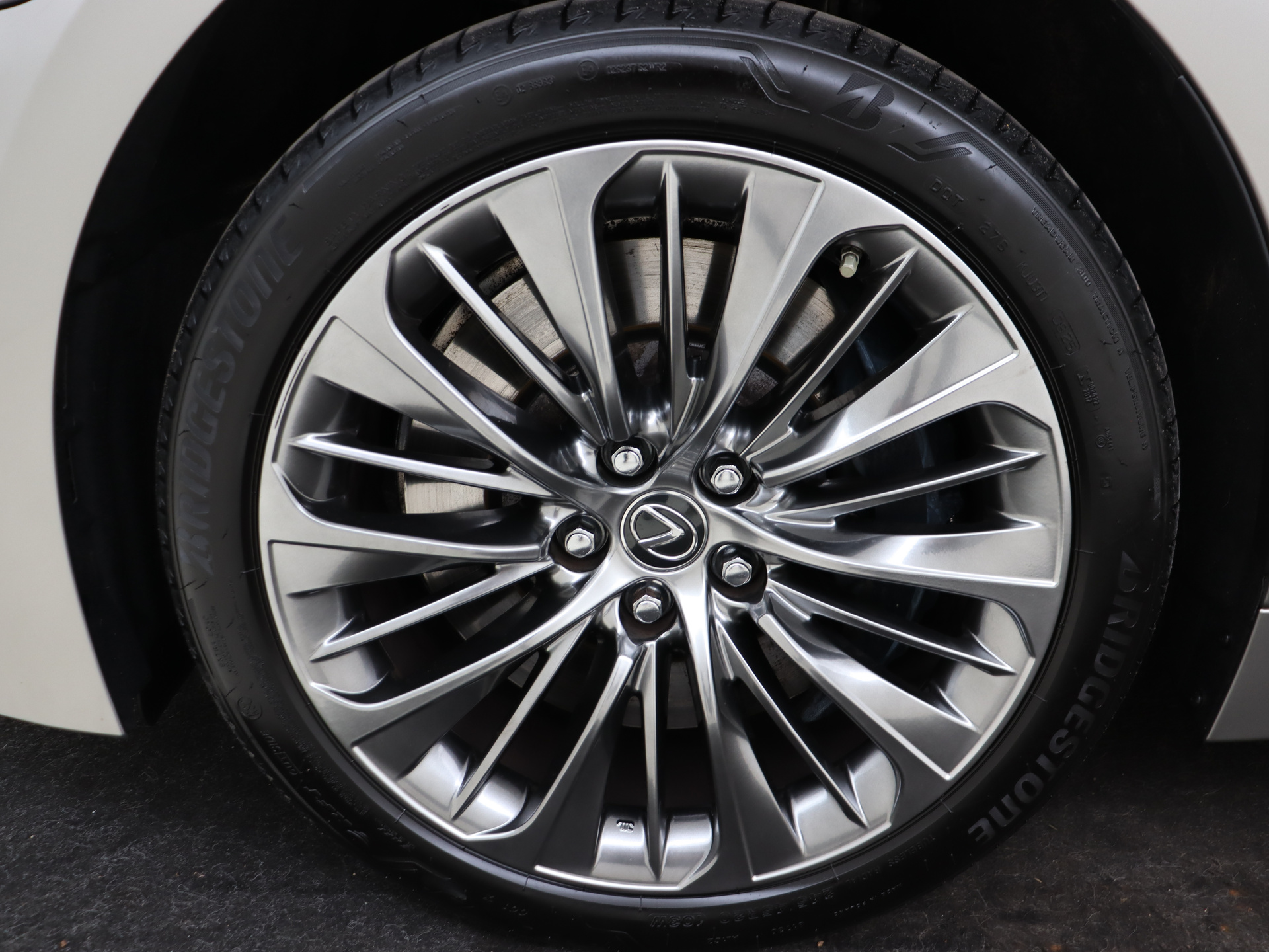 Foto van Lexus Lexus Ls500h