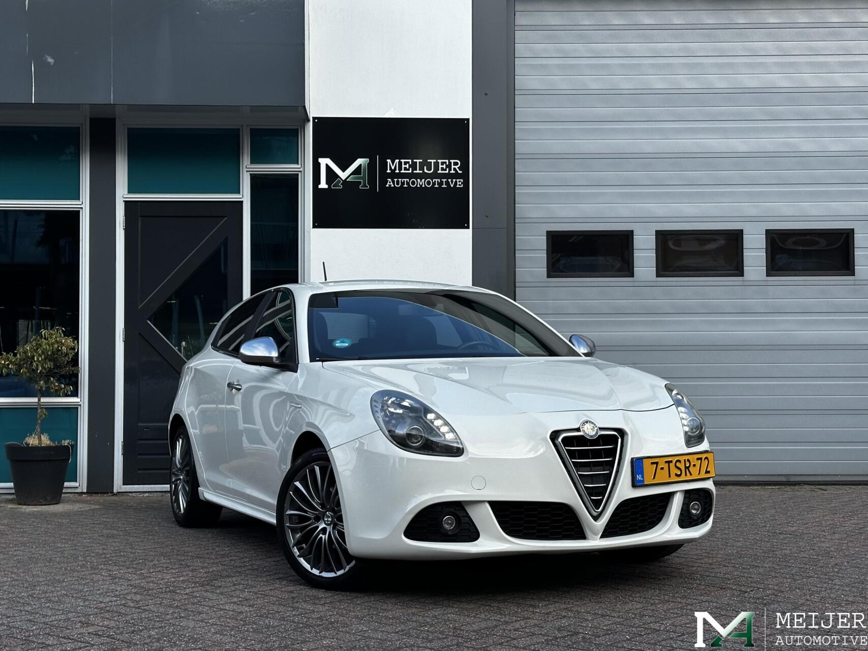 Alfa Romeo Alfa Giulietta 1.4 T-Jet Progression|Half leder|DNA|Cruise|Climate 2012 - voorkant