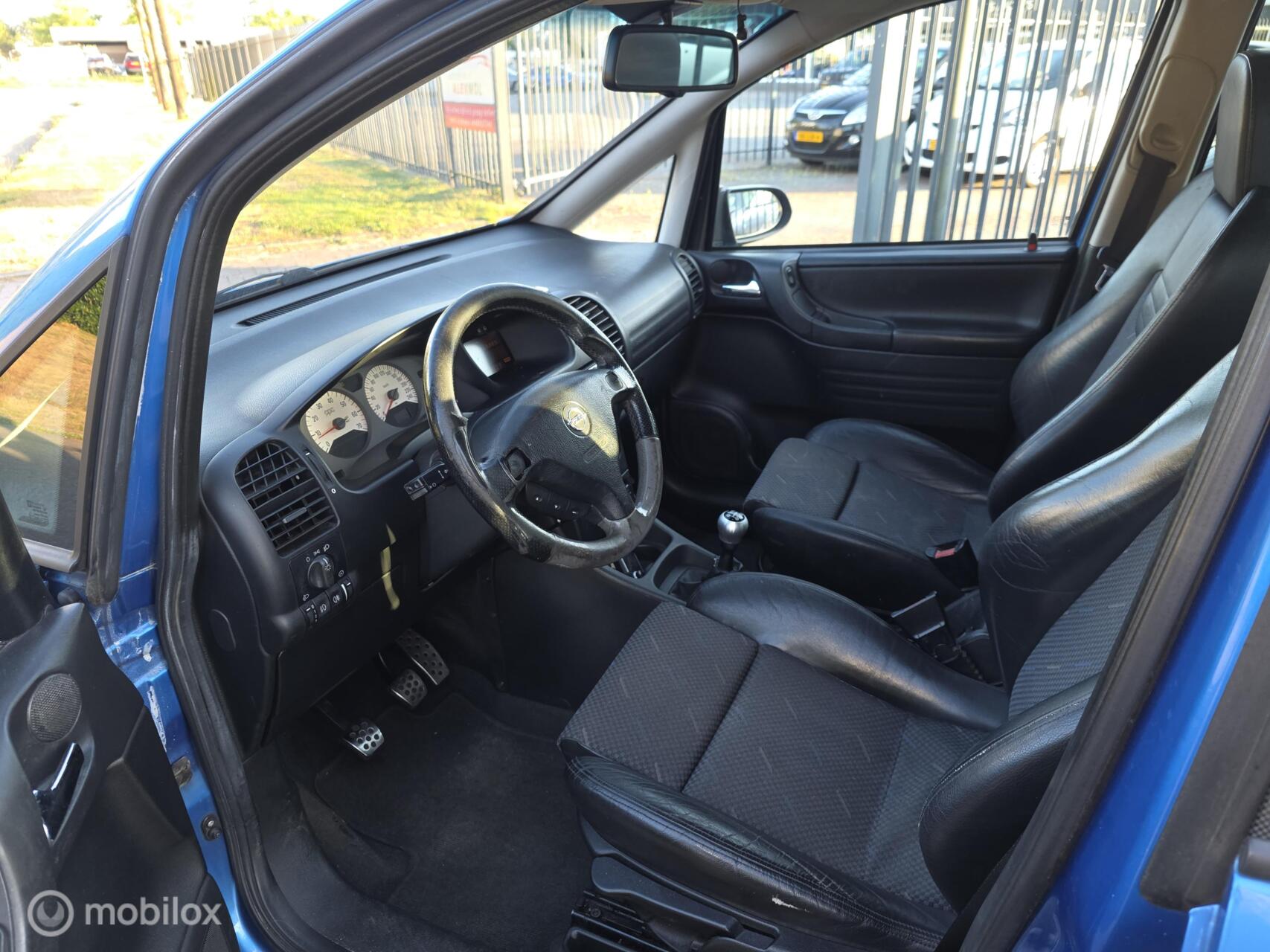 Foto van Opel Zafira-a