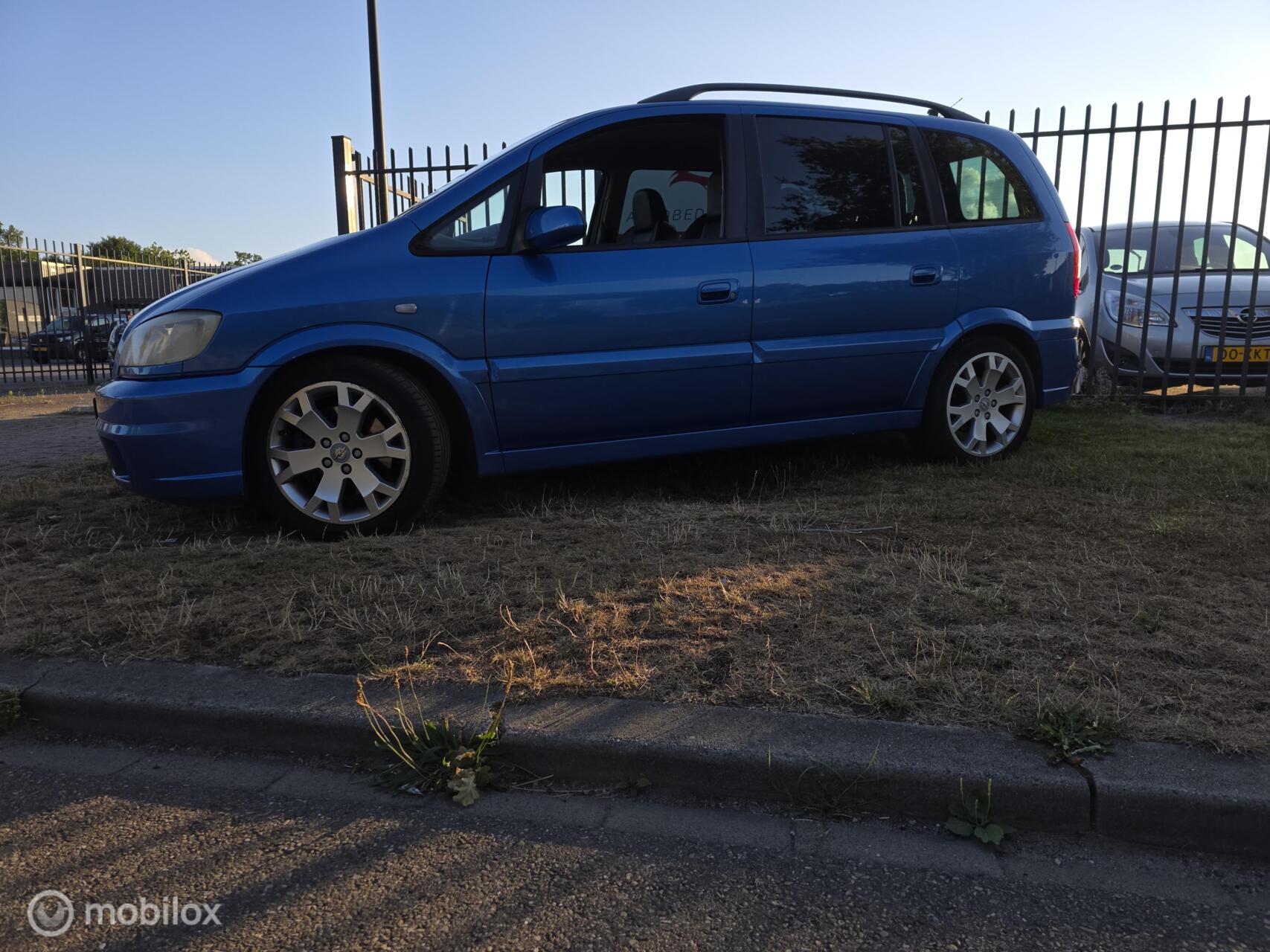 Foto van Opel Zafira-a