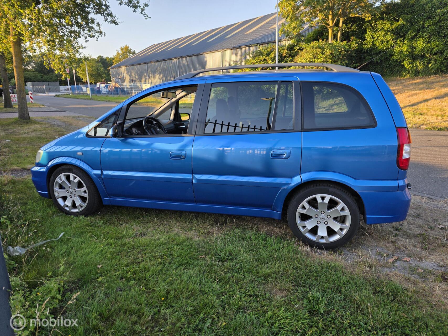 Foto van Opel Zafira-a