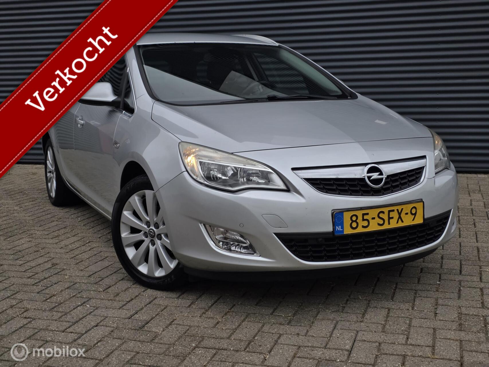Opel Astra Sports Tourer 1.4 Turbo Sport 2011 - voorkant