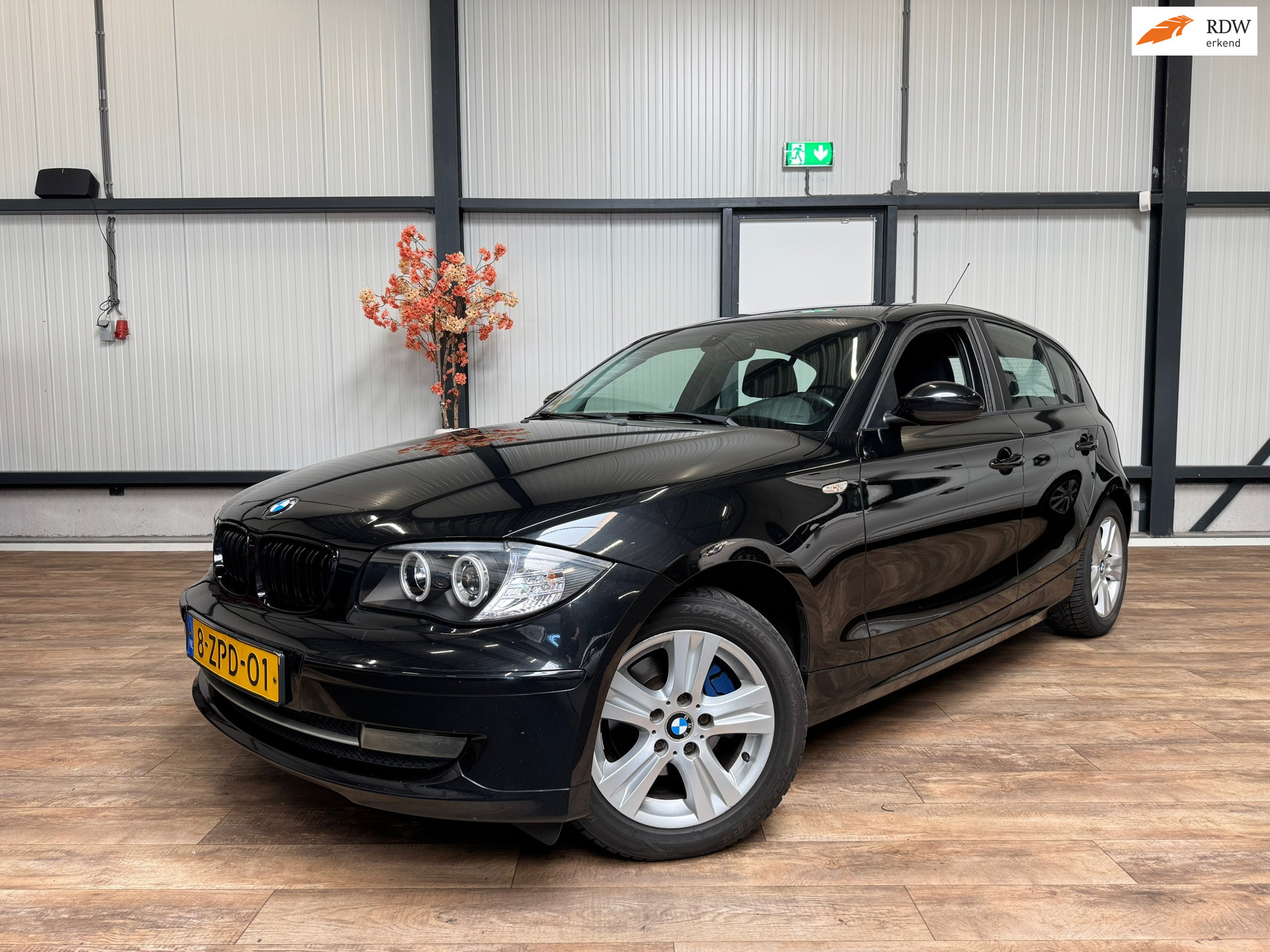 BMW 1er Reihe 118i /CLIMA / CRUISE / 6-Bak / Zeer nette staat 2009 - voorkant