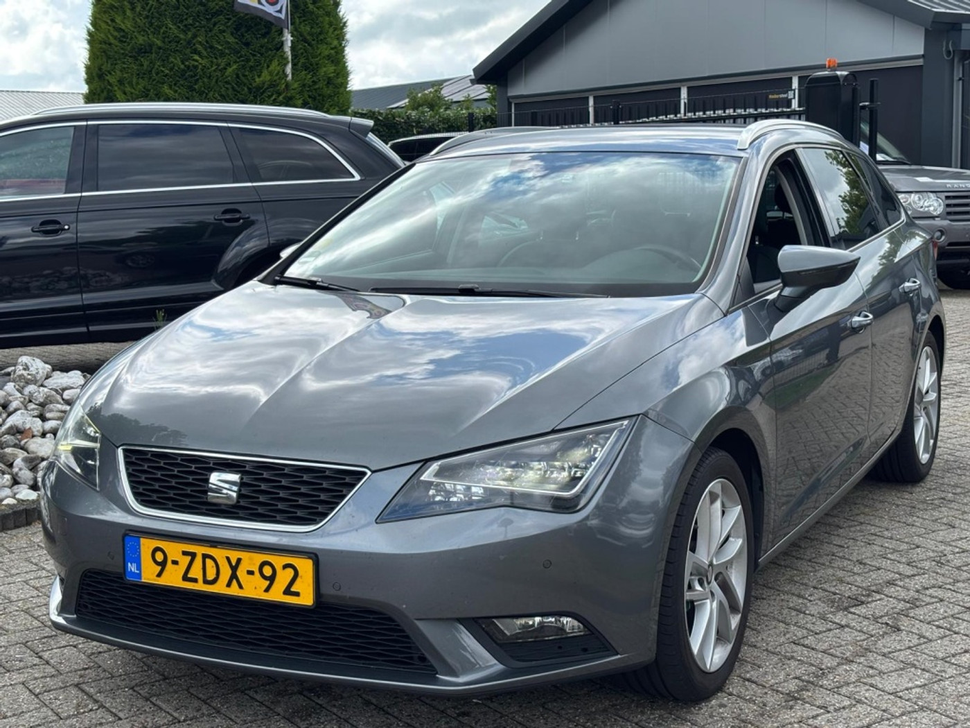 Seat Leon ST 1.6 TDI Sport Alcantara Xenon 2014 Trekhaak 2014 - voorkant