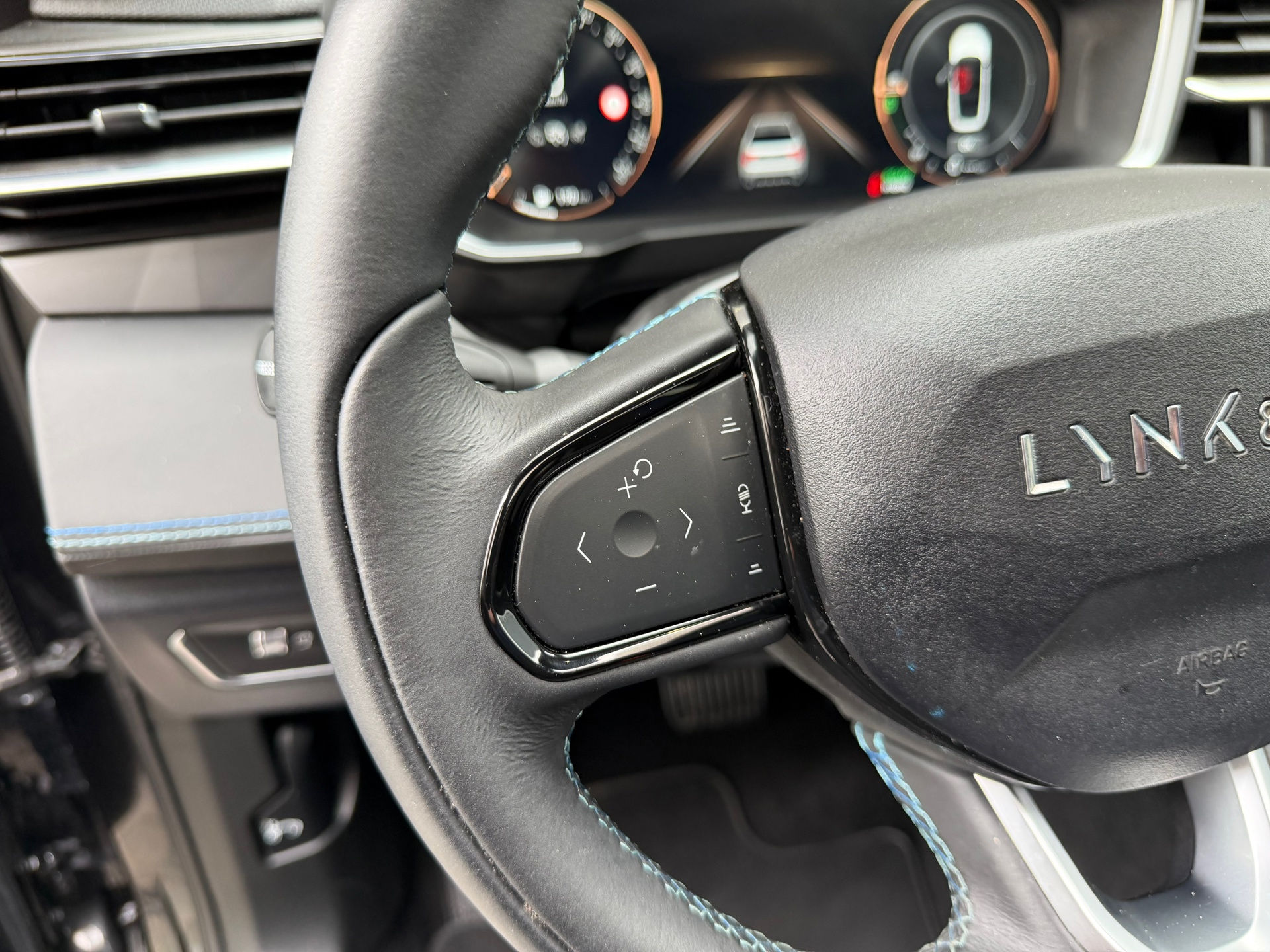 Foto van Lynk&co LYNK & Co 01