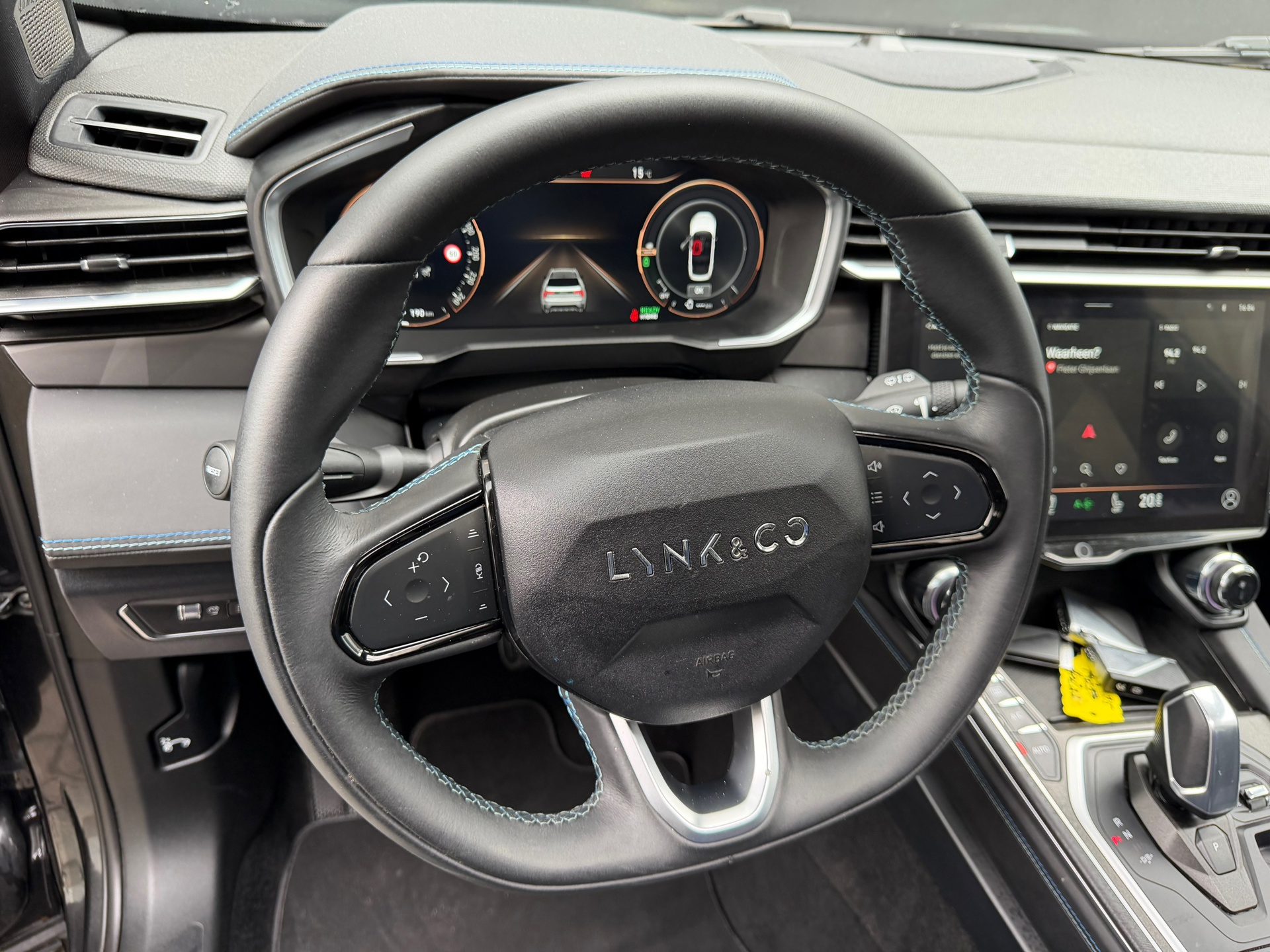 Foto van Lynk&co LYNK & Co 01