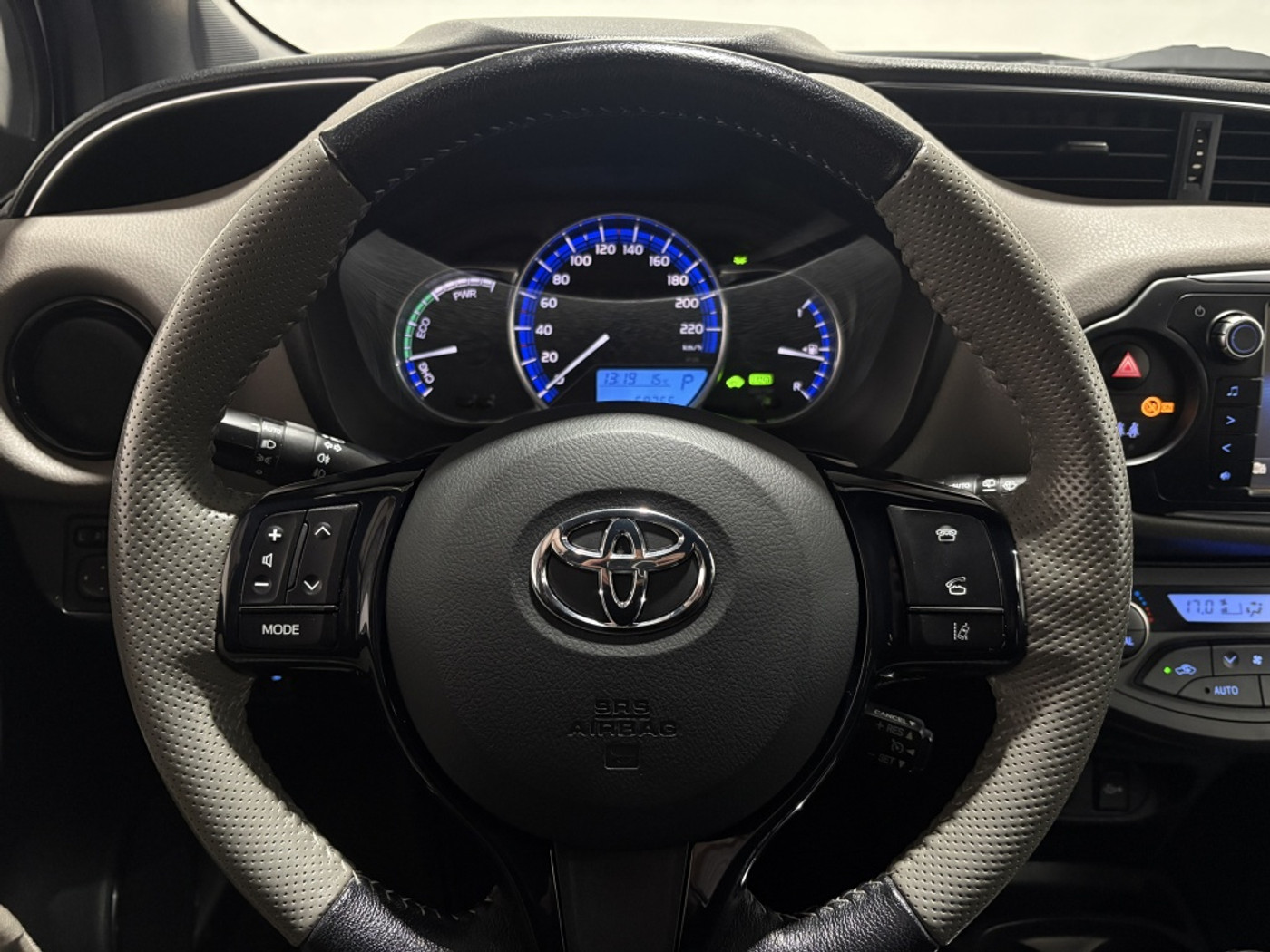 Foto van Toyota Toyota Yaris Hybrid